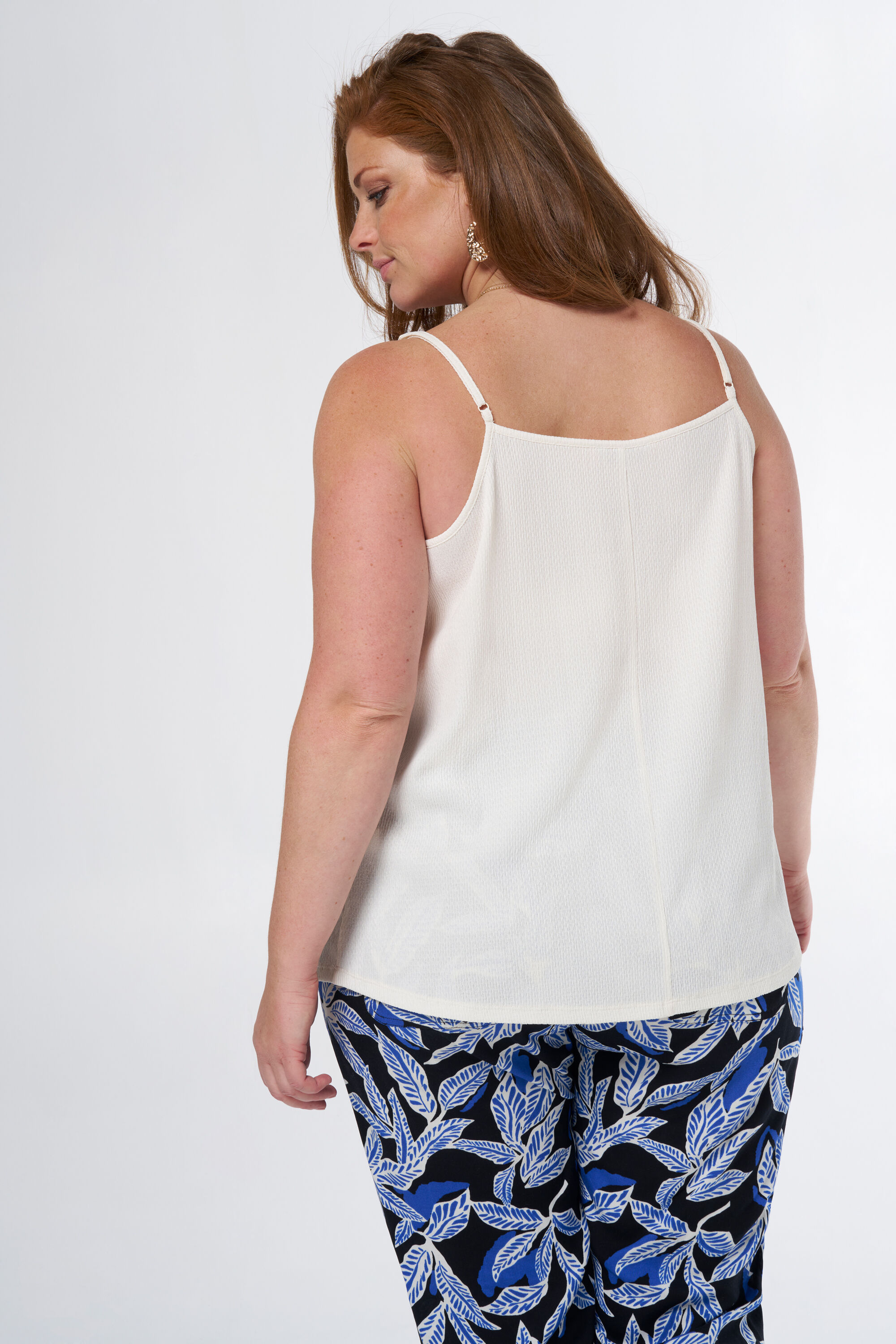 Haut sans manches avec d&eacute;tails image number 3