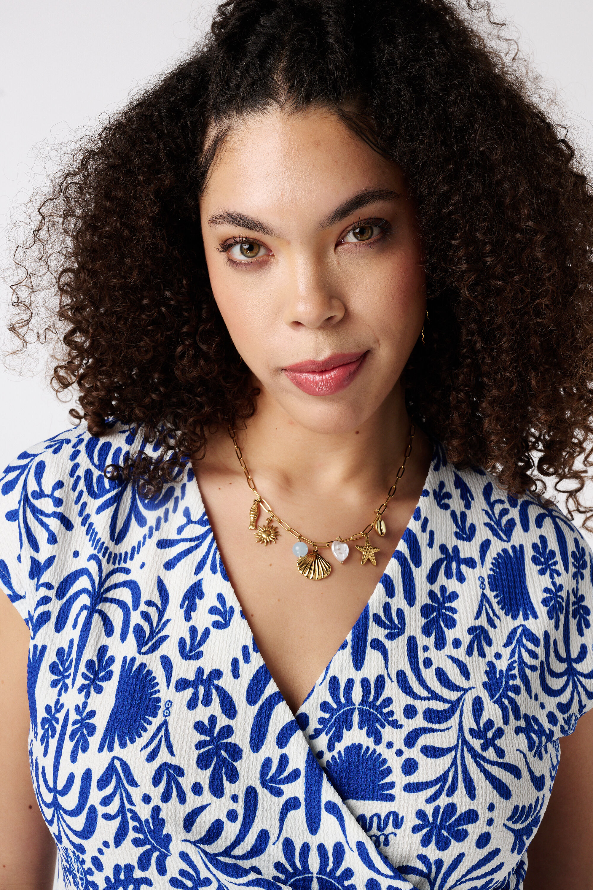 Collier avec breloques image number 0