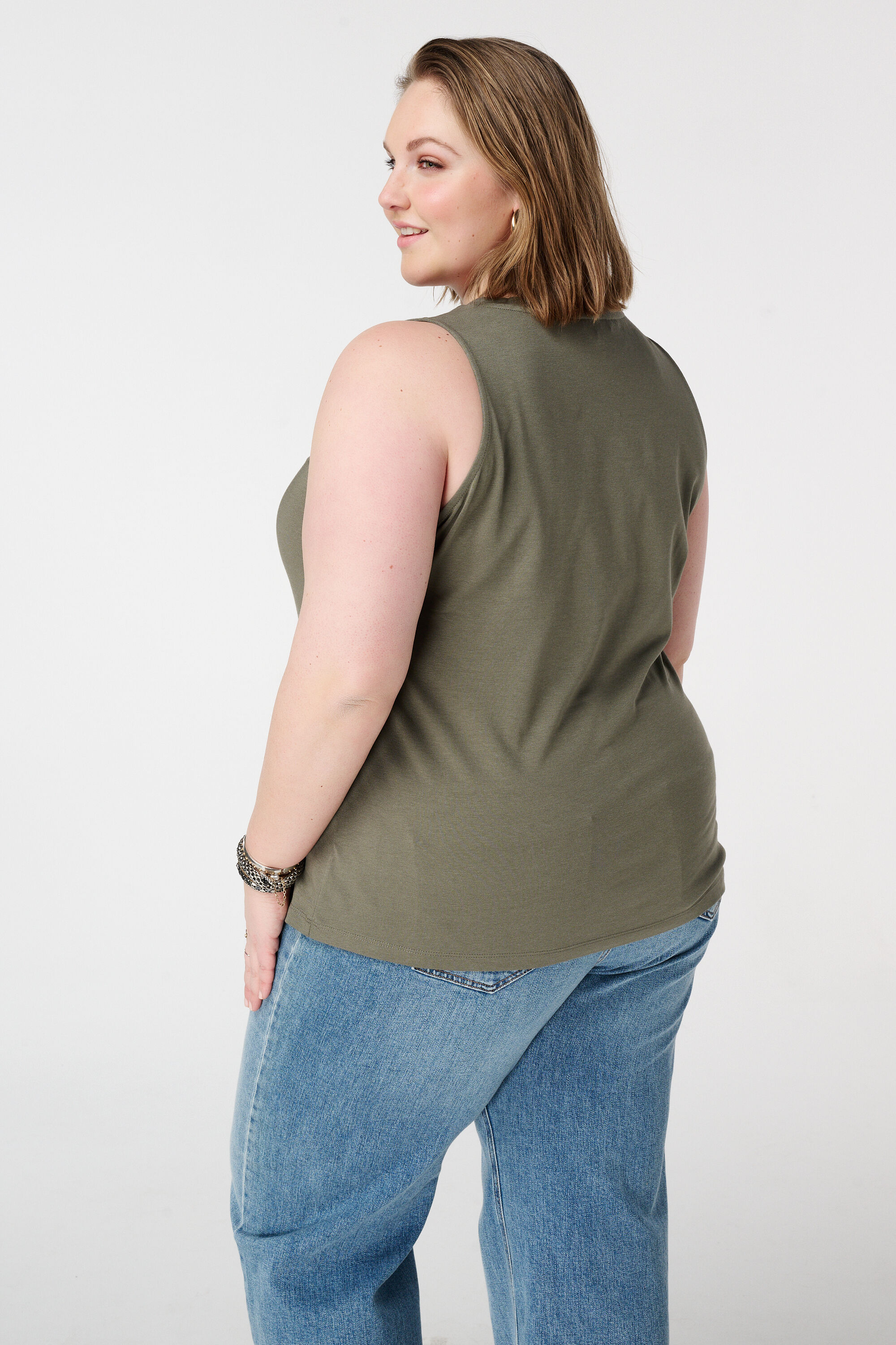 D&eacute;bardeur avec col en V image number 3