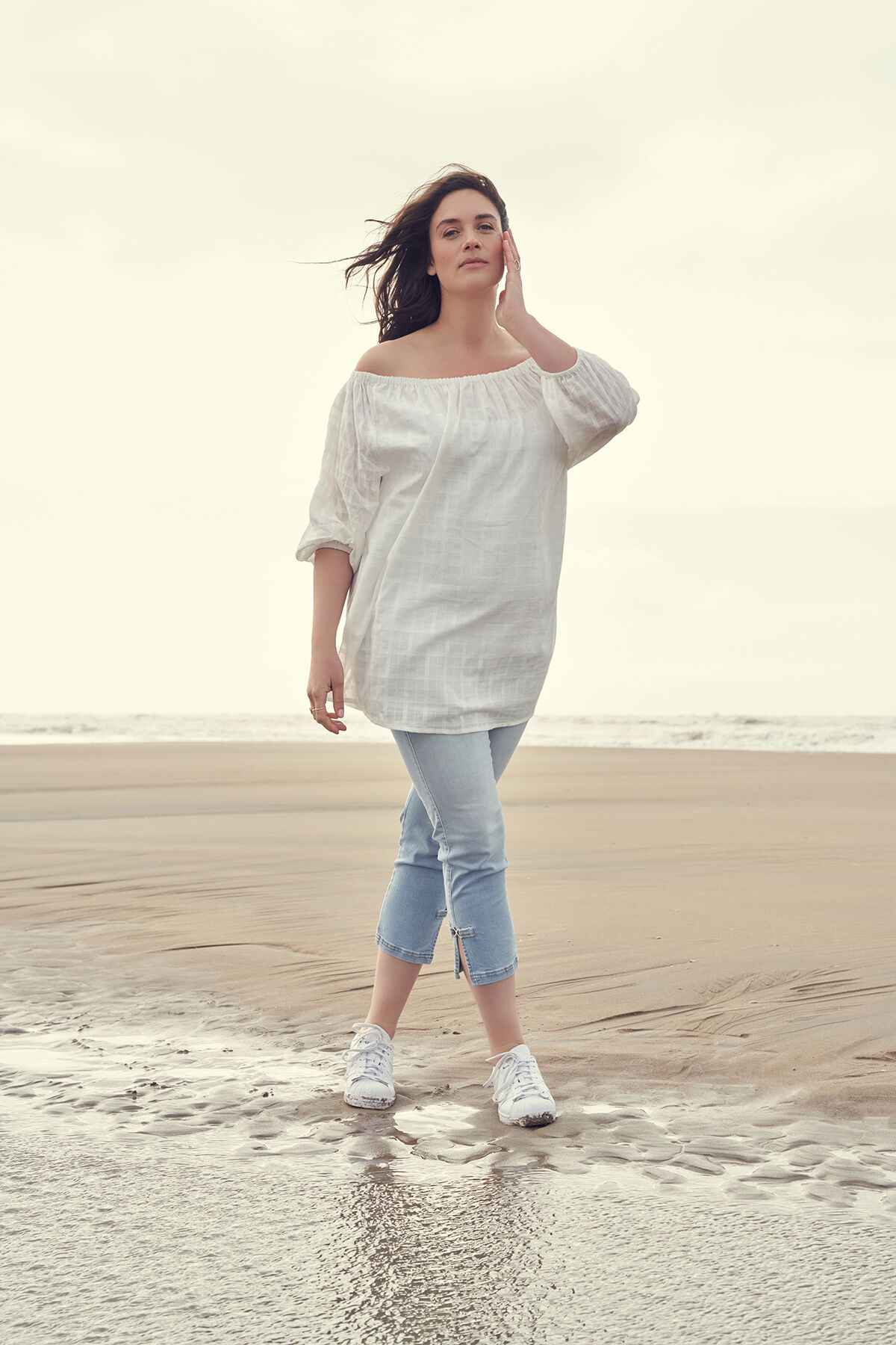 Chemisier &agrave; &eacute;paules d&eacute;nud&eacute;es image number 0