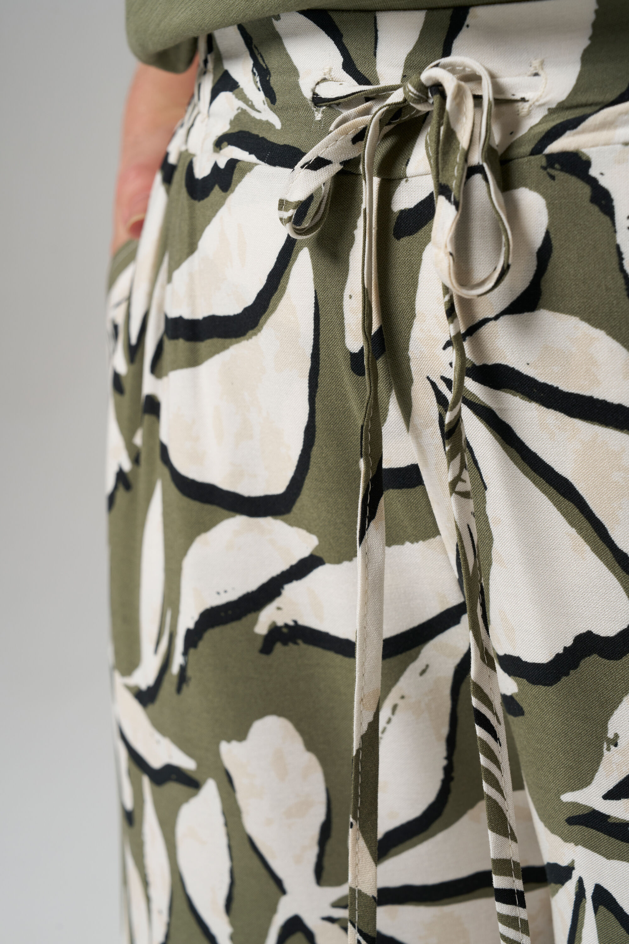 Pantalon imprim&eacute; image number 4