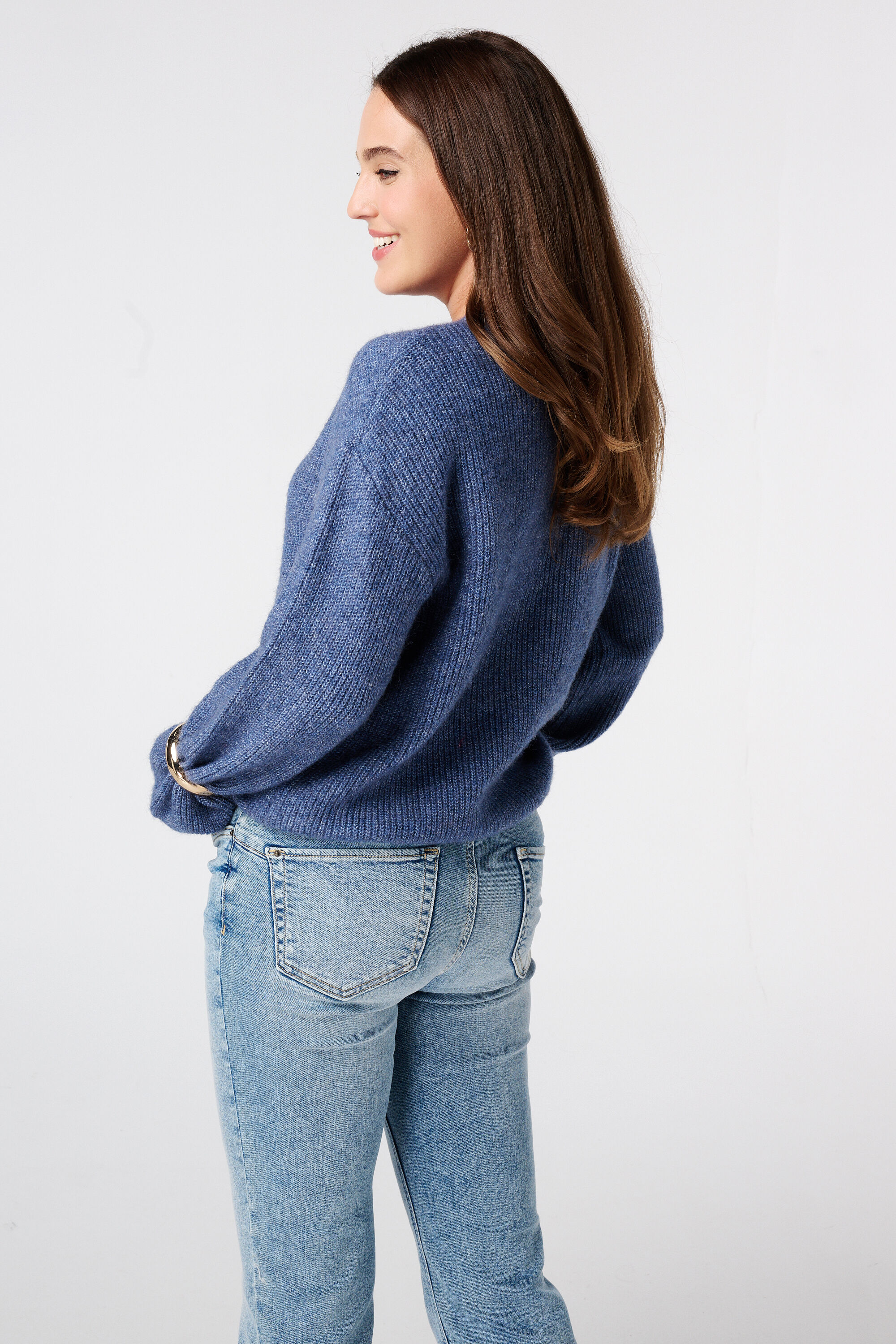 Pull finement tricot&eacute; &agrave; manches ballon image number 3