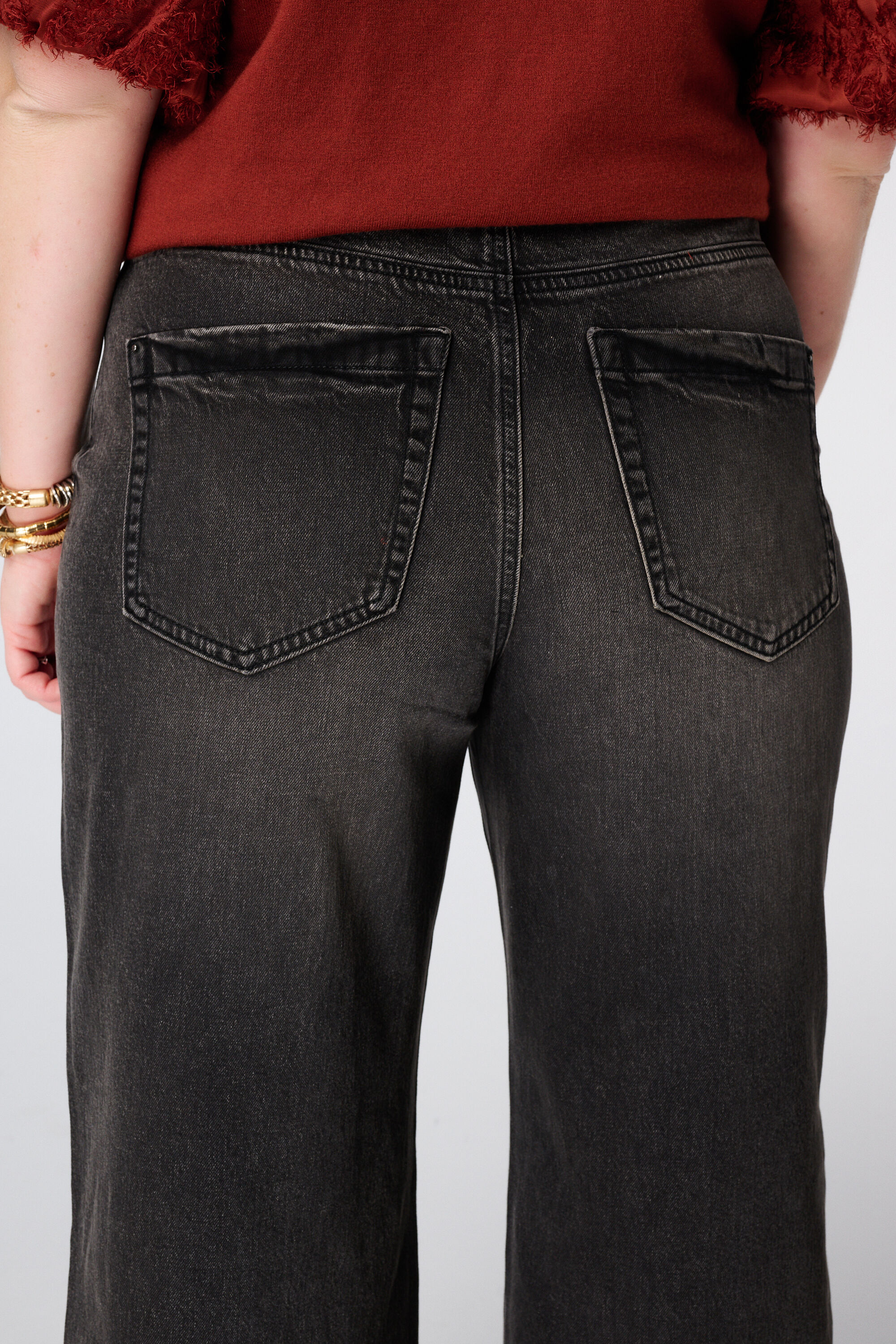 Jeans larges &agrave; taille haute image number 4
