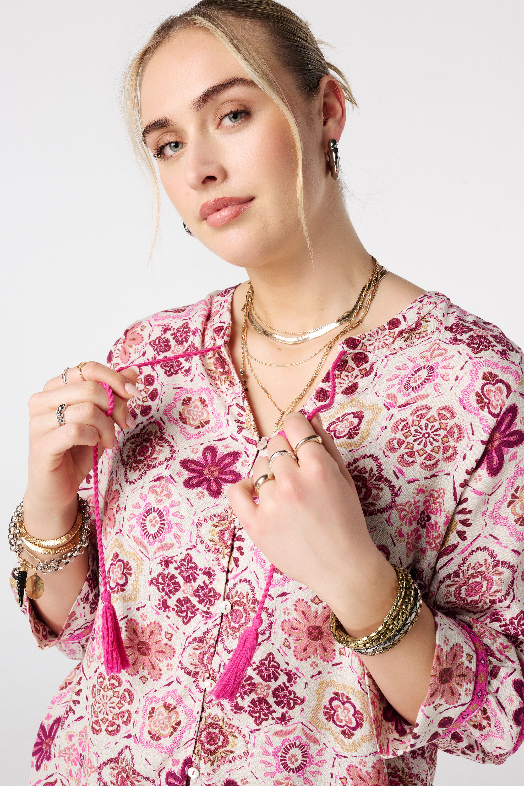 Blouse &agrave; fermeture boutonn&eacute;e image number 4