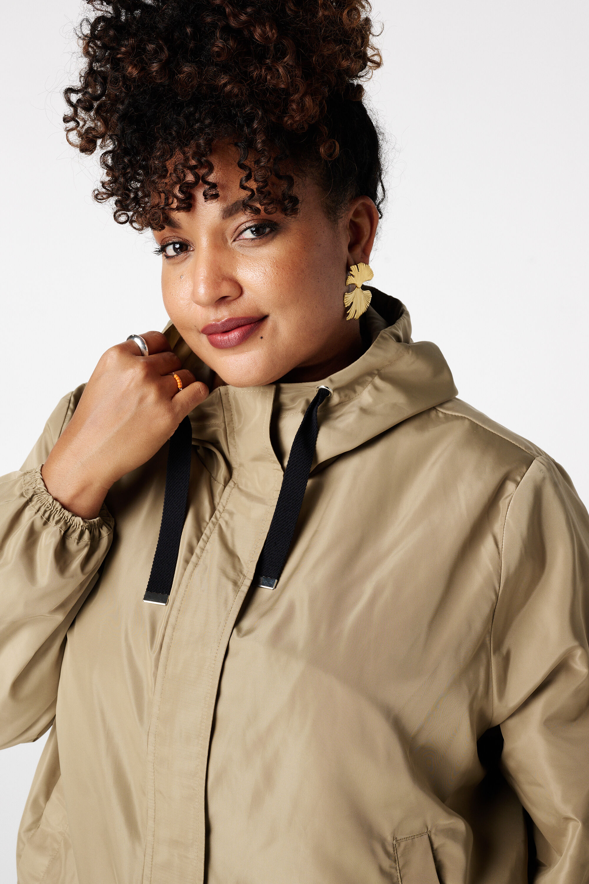 Veste &agrave; capuche image number 4