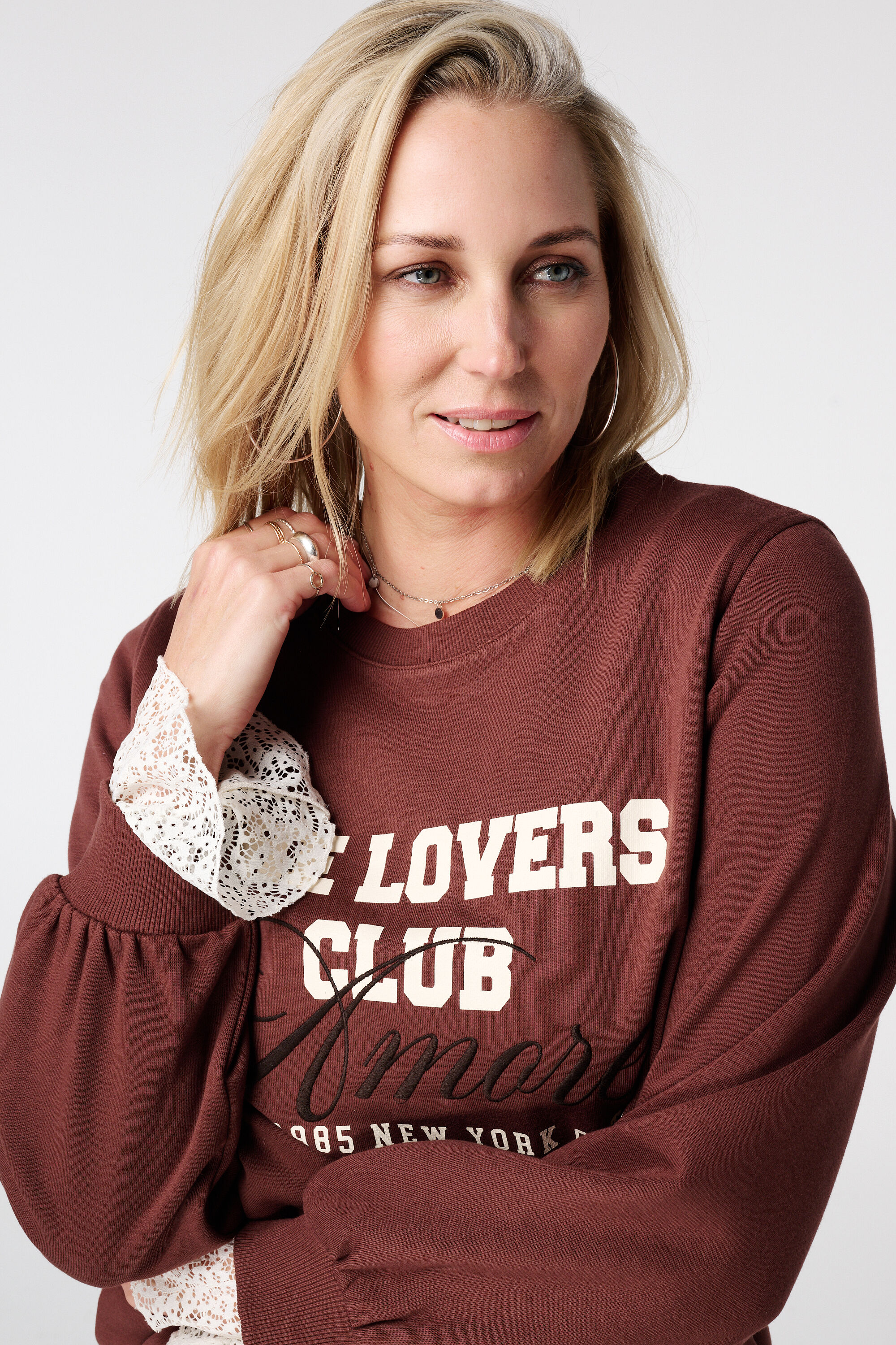 Pull avec illustrations image number 4