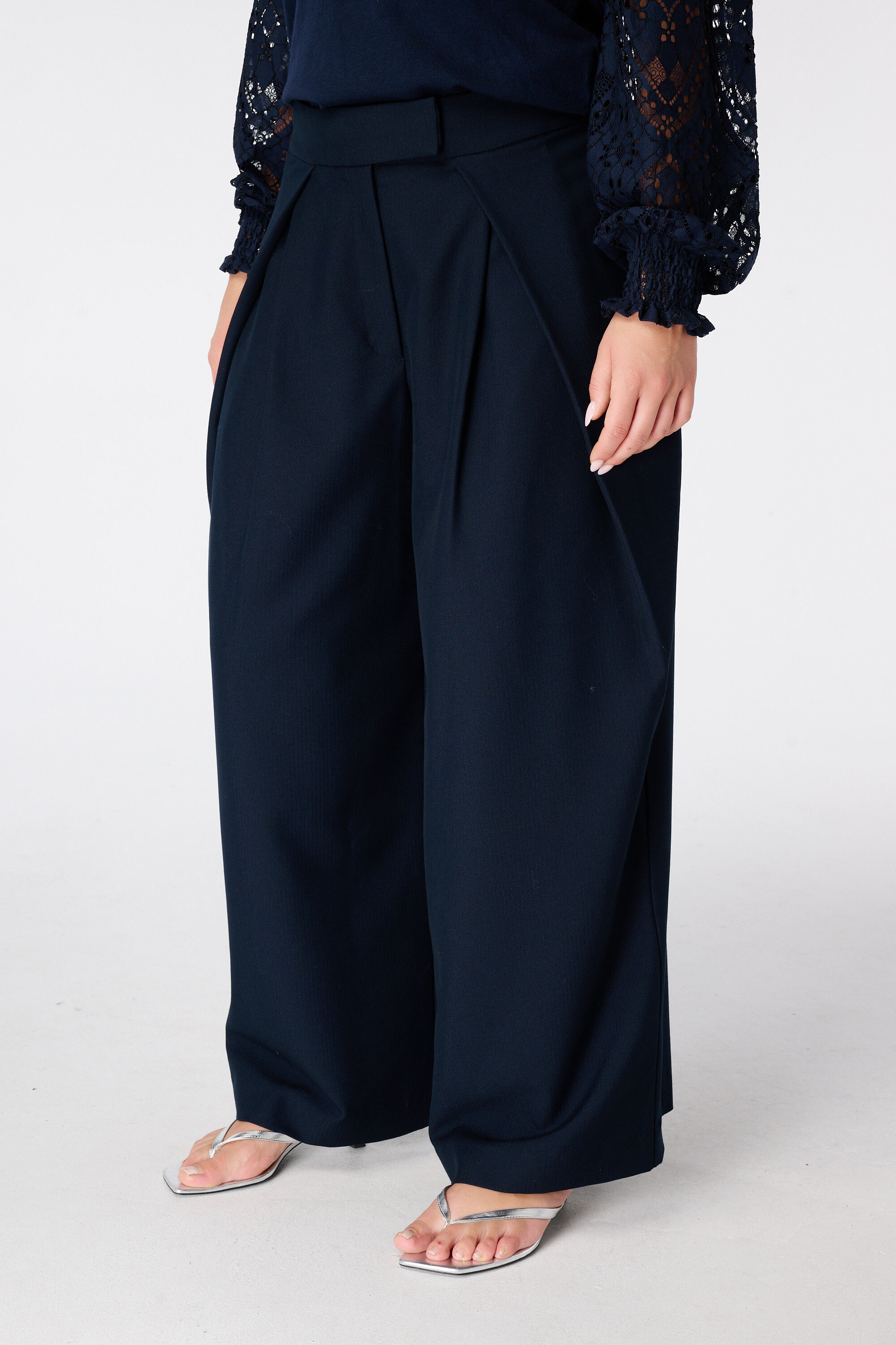 Pantalon large &agrave; plis image number 5