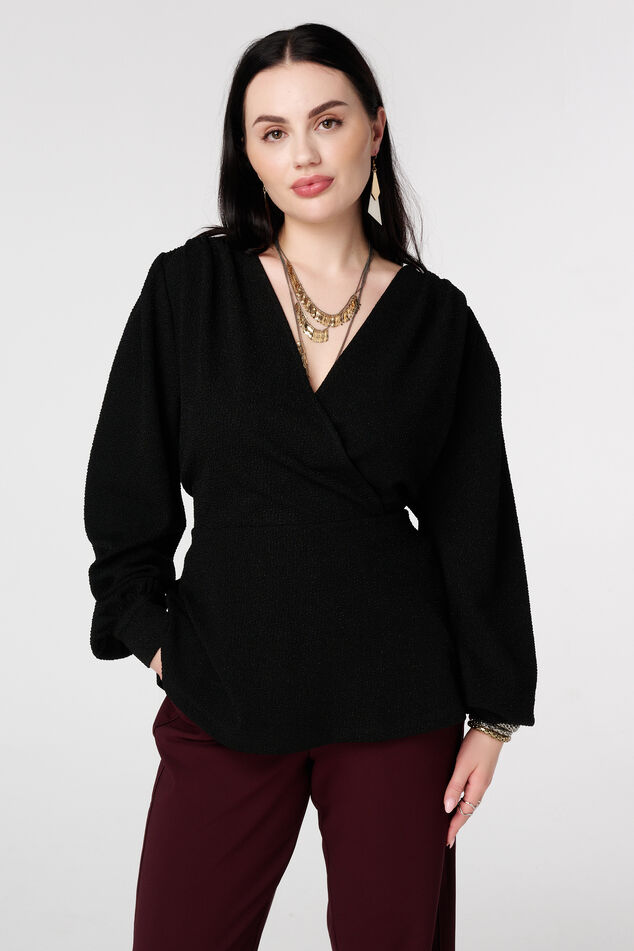 Top pailleté à effet cache-cœur image number 0