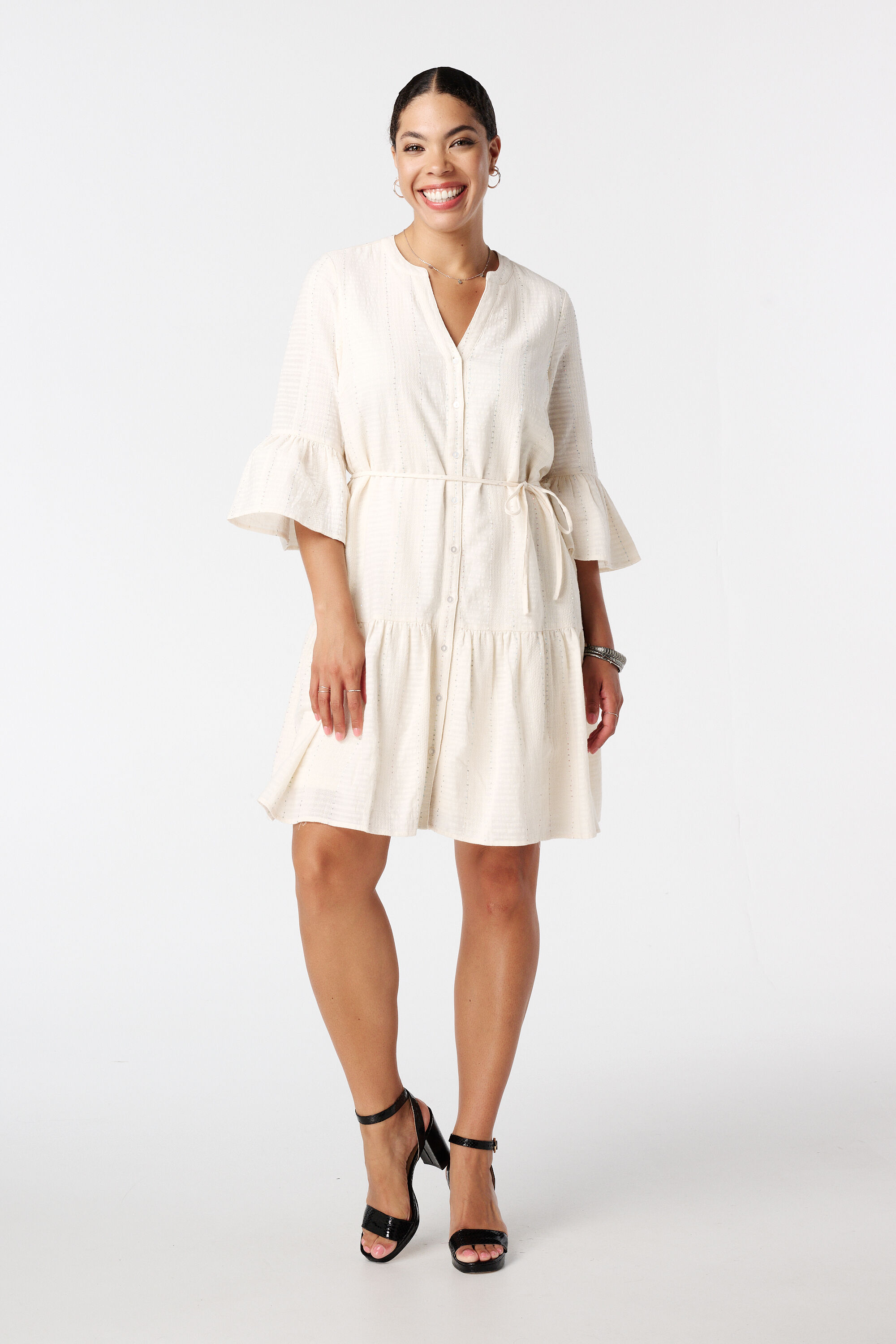 Robe avec d&eacute;tails paillet&eacute;s image number 5