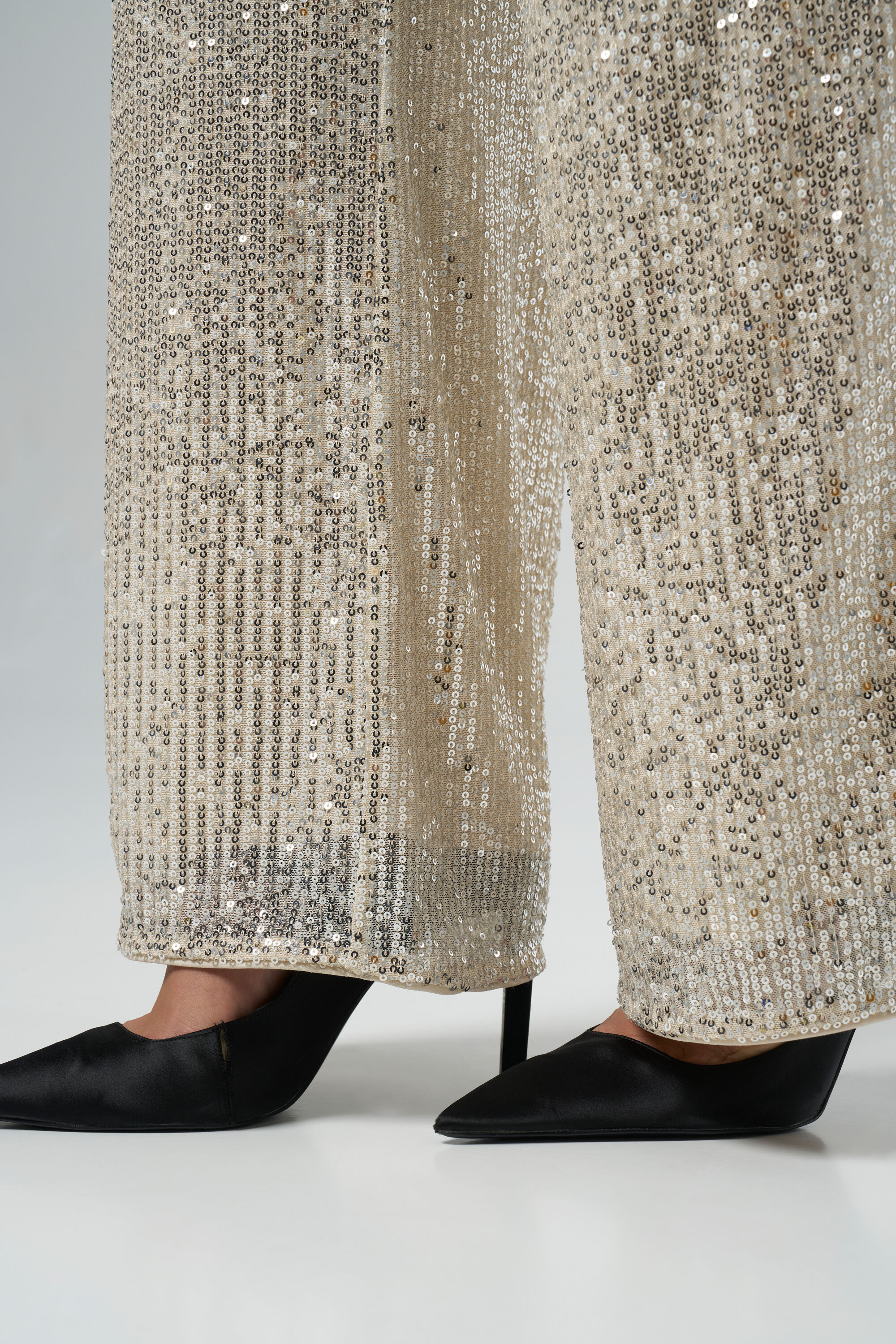 Pantalon &agrave; paillettes image number 4