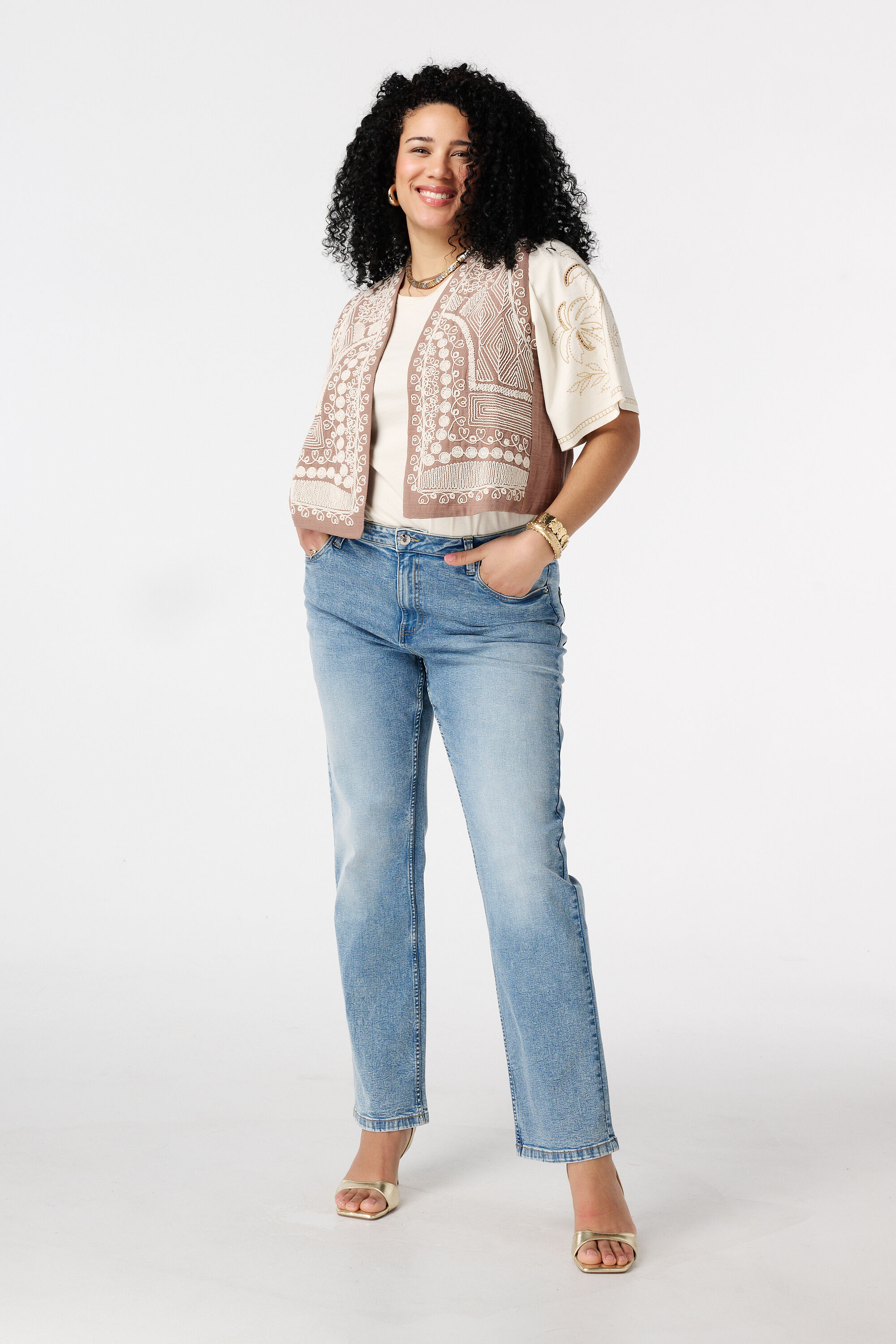 T-shirt avec broderie image number 5