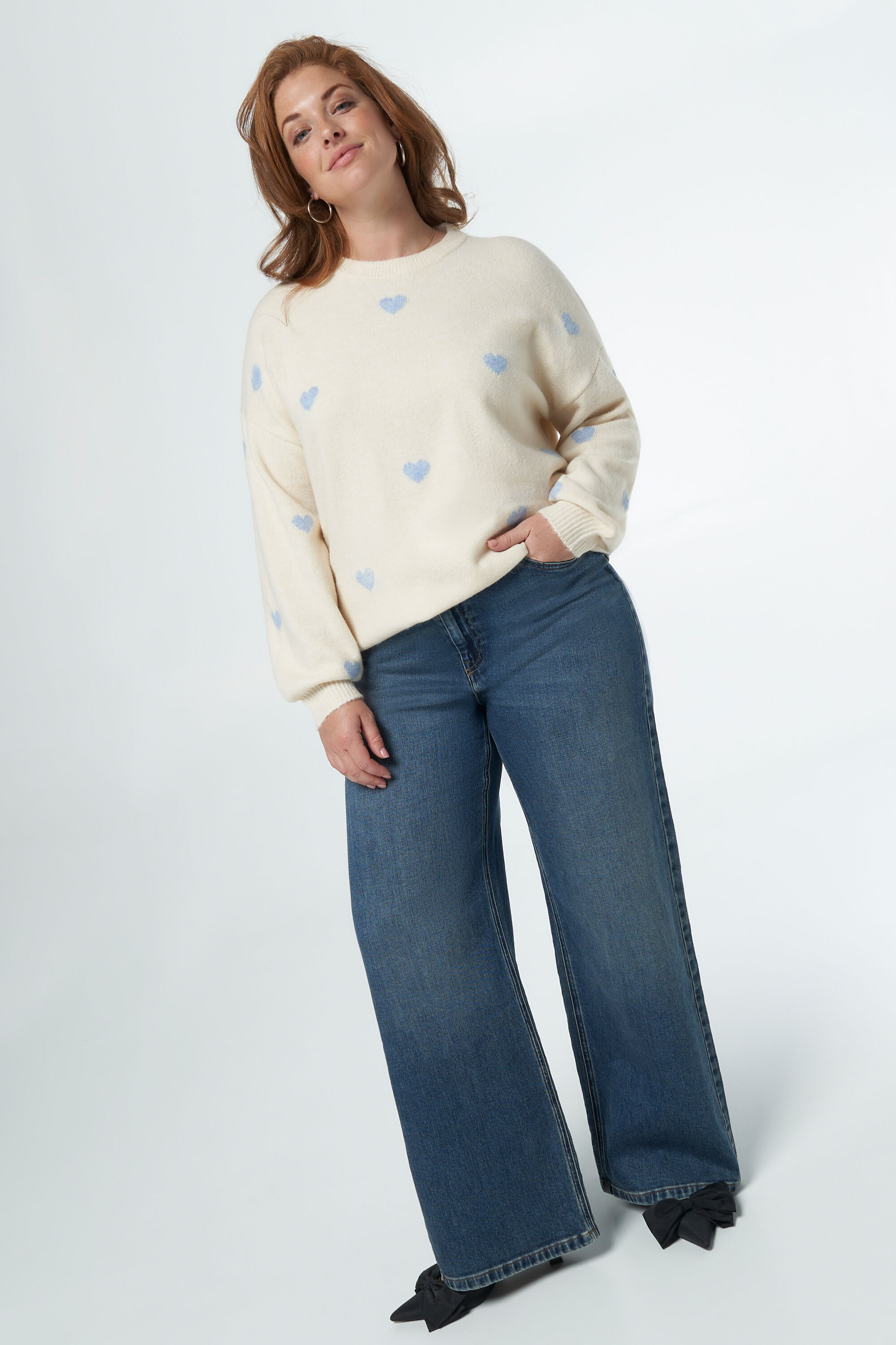 Pull avec motif en forme de c&oelig;ur image number 5