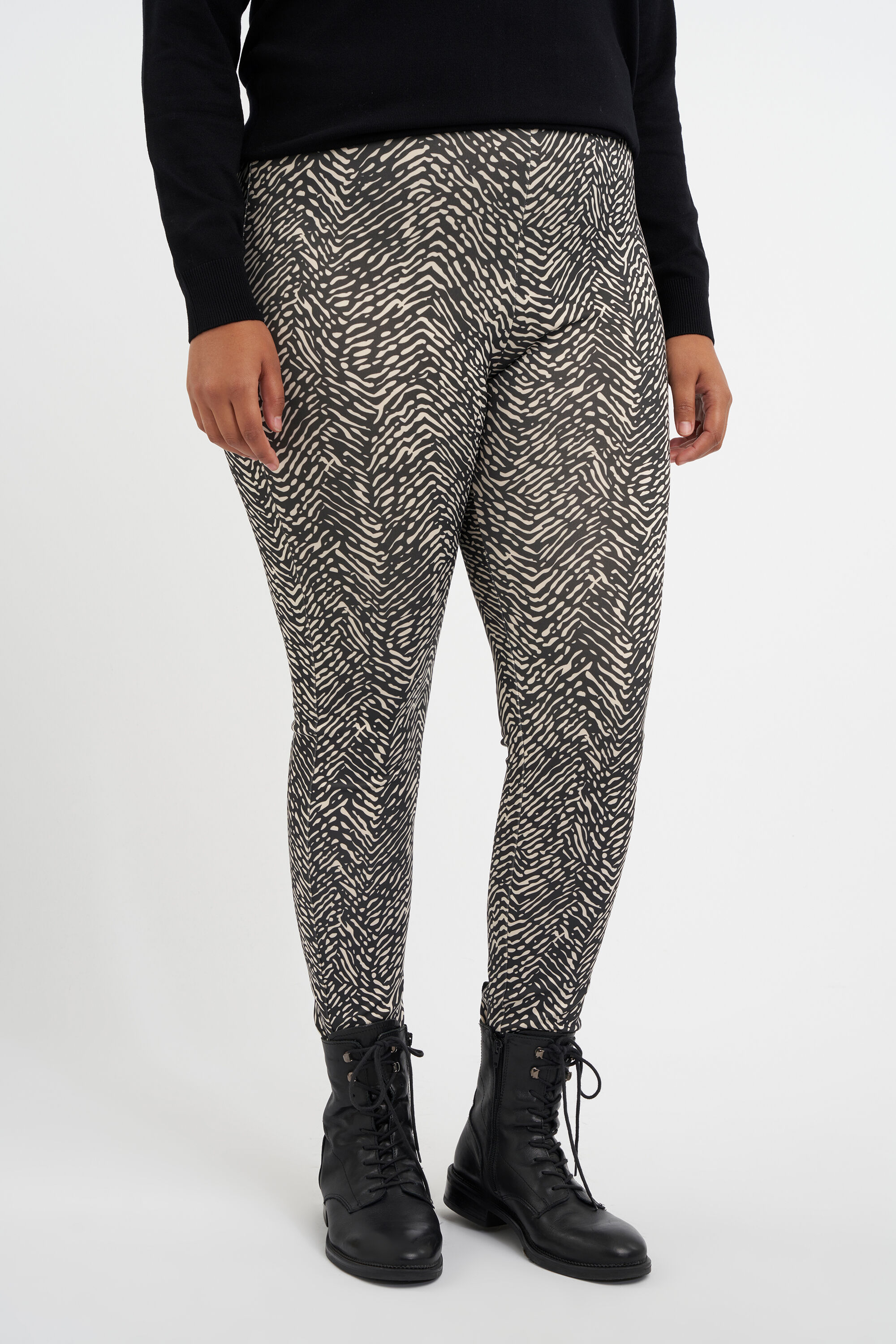 Tregging &agrave; motif tendance