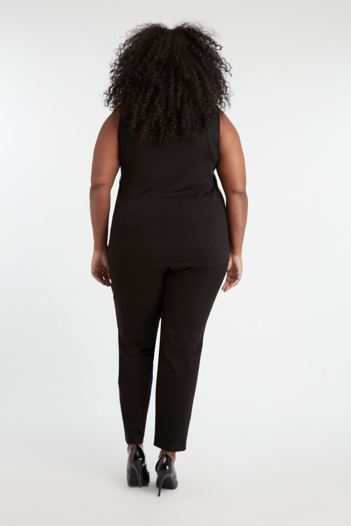 Haut brod&eacute; image number 5