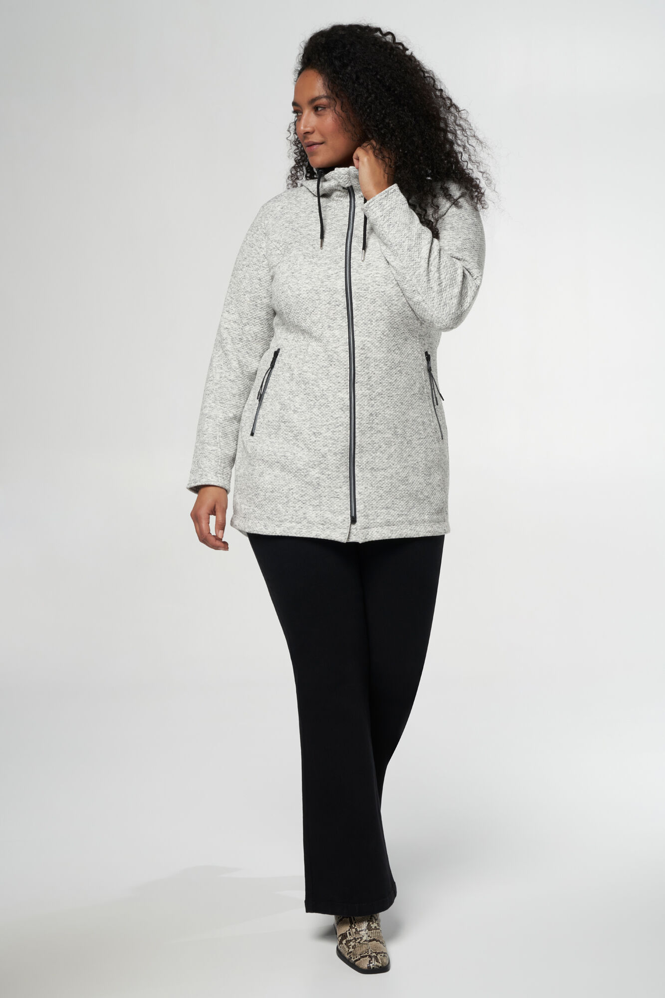 Veste &agrave; capuche image number 6