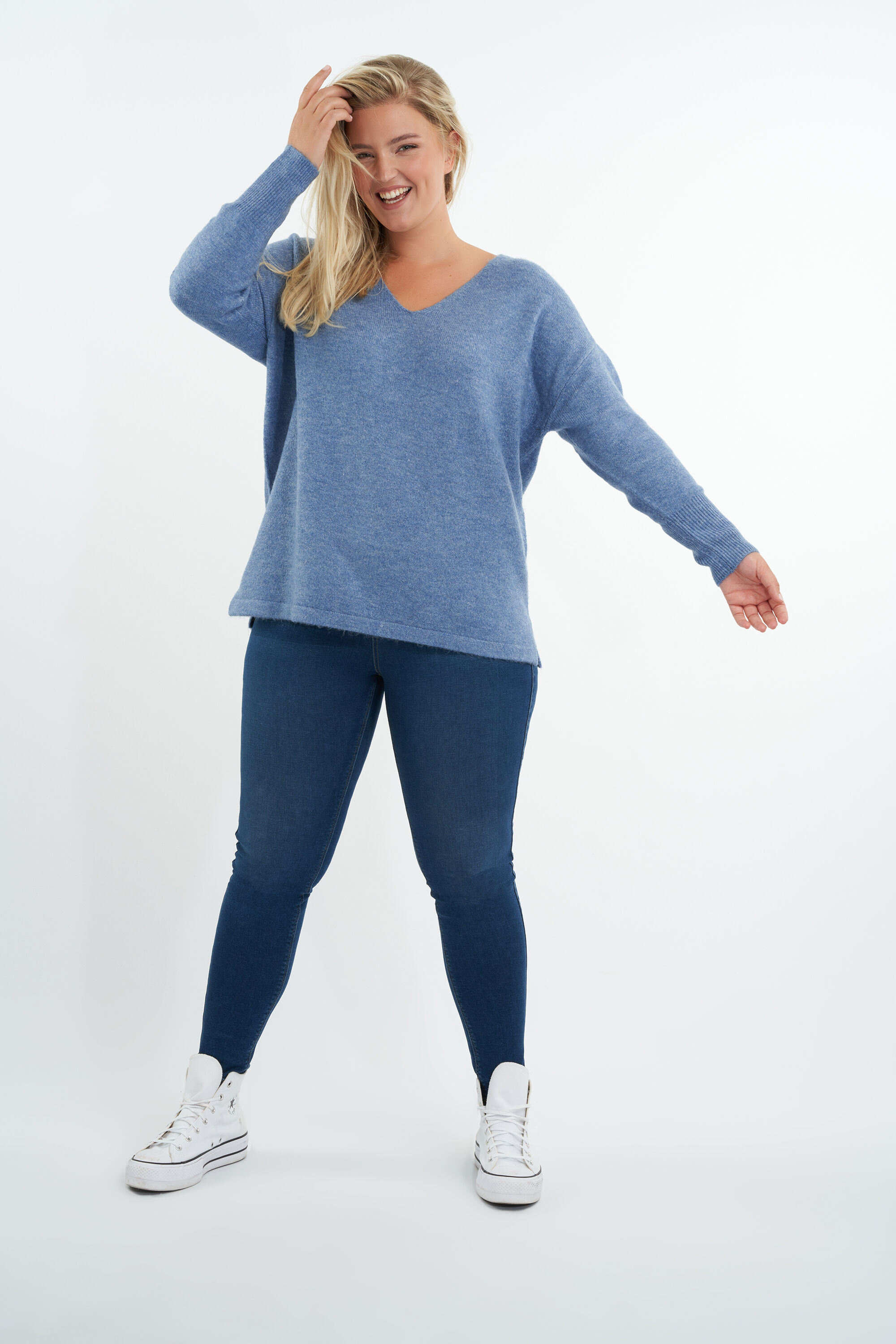 Pull avec col en V image number 5