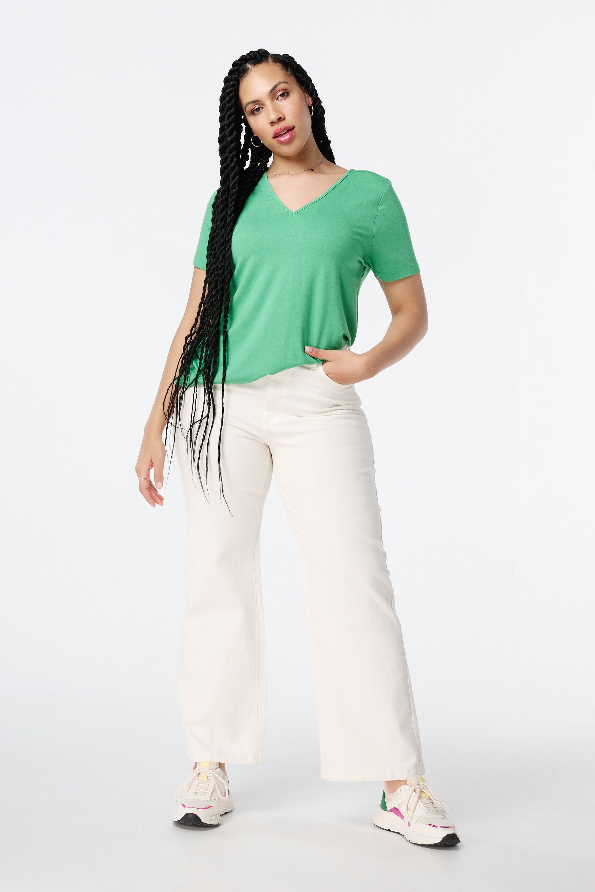 T-shirt &agrave; col en V image number 5