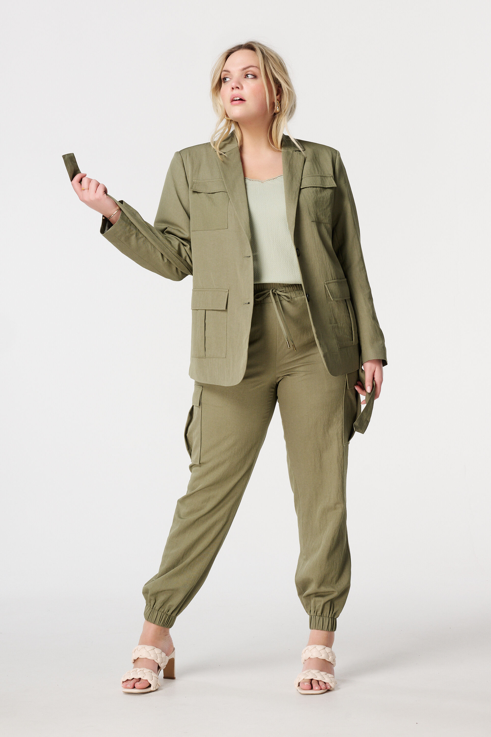 Blazer avec poches et ceinture image number 5