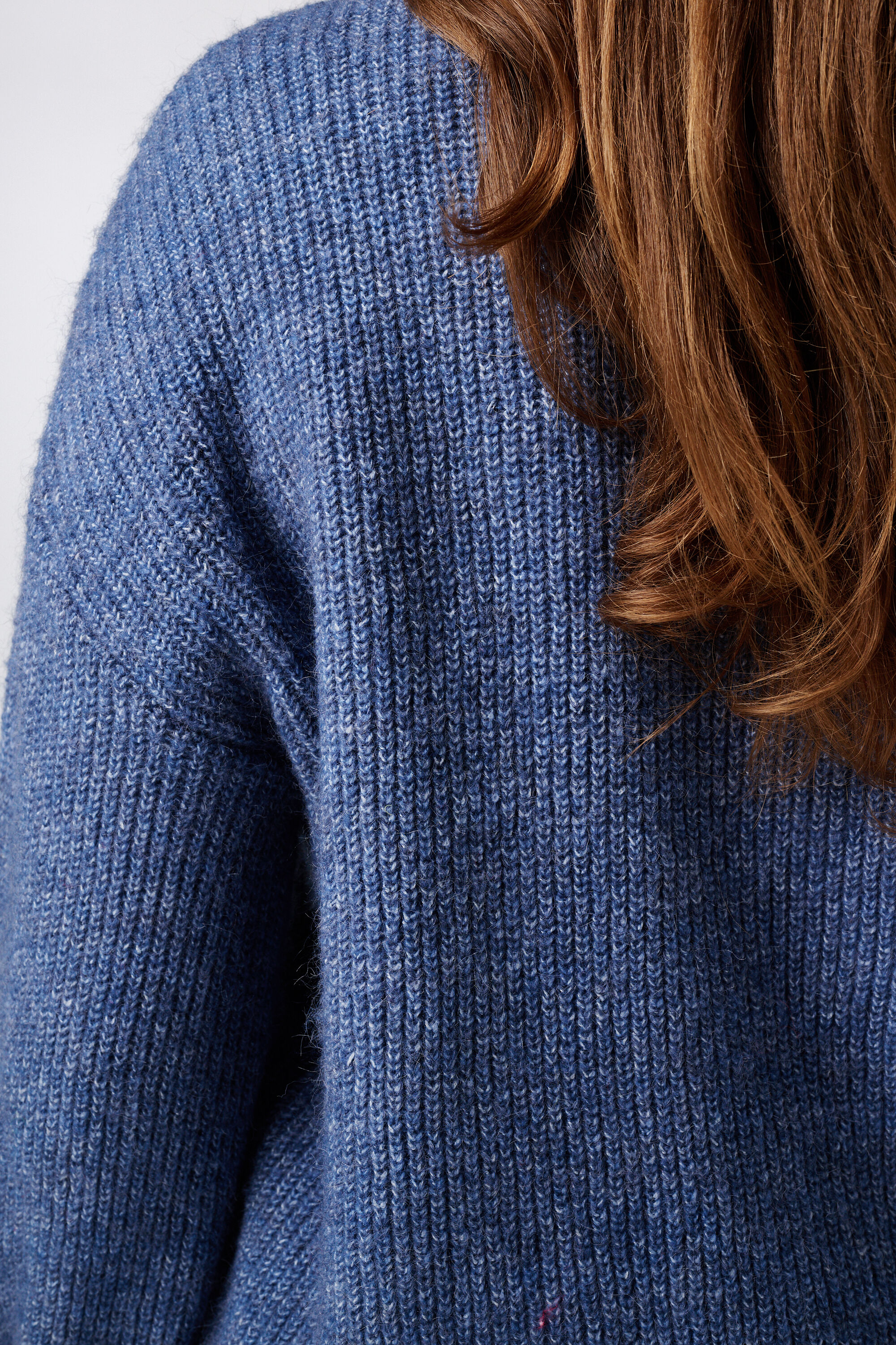 Pull finement tricot&eacute; &agrave; manches ballon image number 6