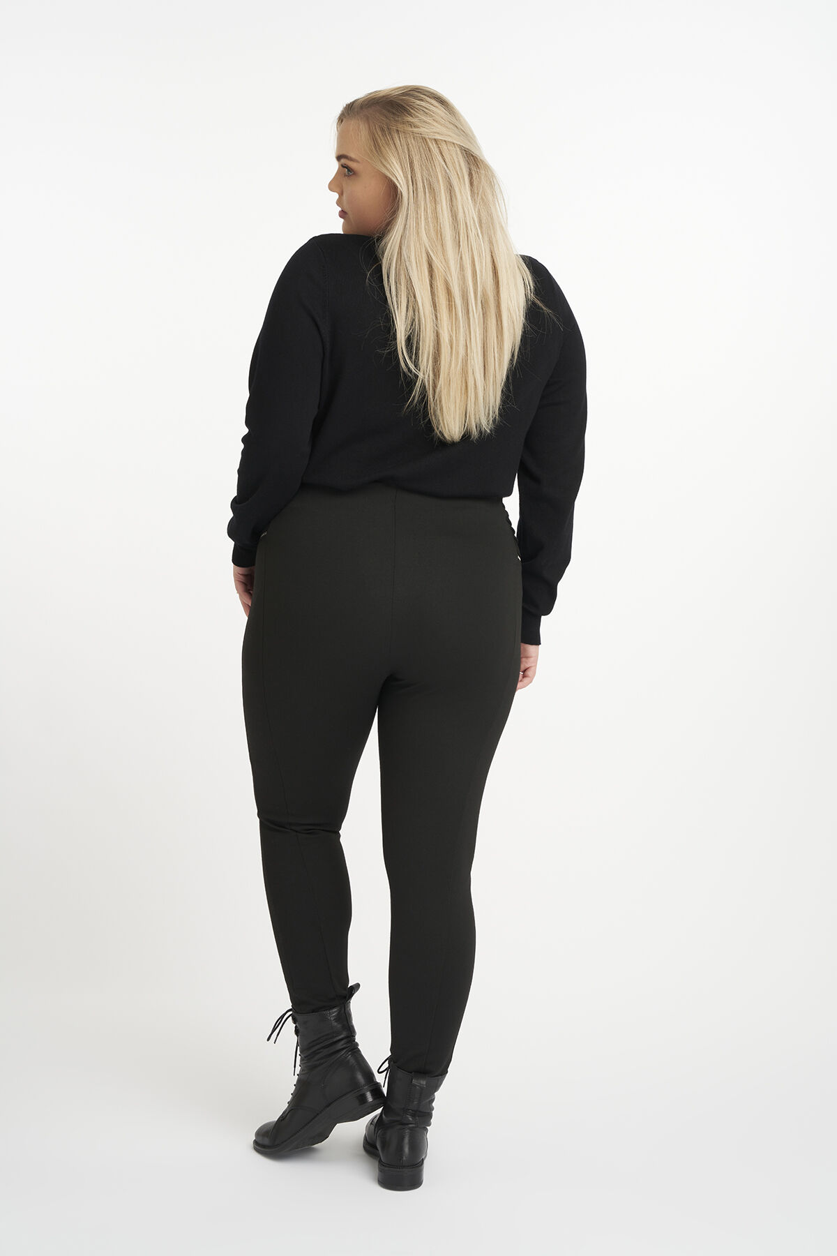 Tregging aux fermetures d&eacute;coratives image number 3