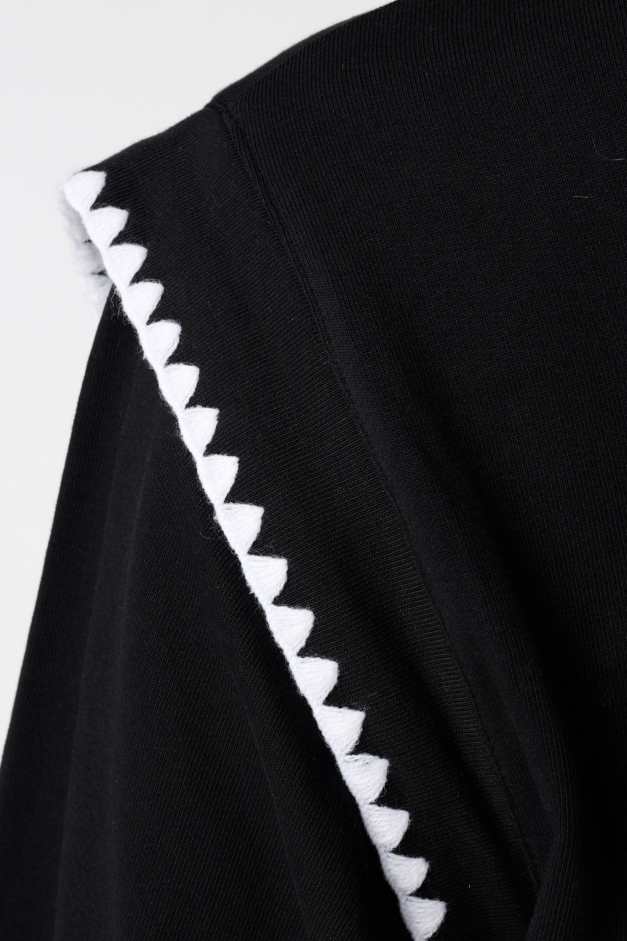 Pull &agrave; bords contrast&eacute;s image number 6