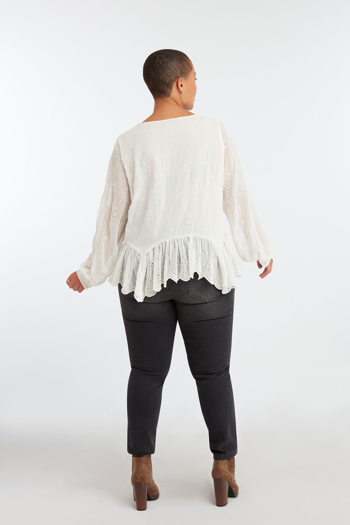 Chemisier &agrave; broderies  image number 5