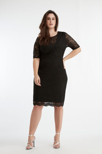 Robe en dentelle &eacute;lastique