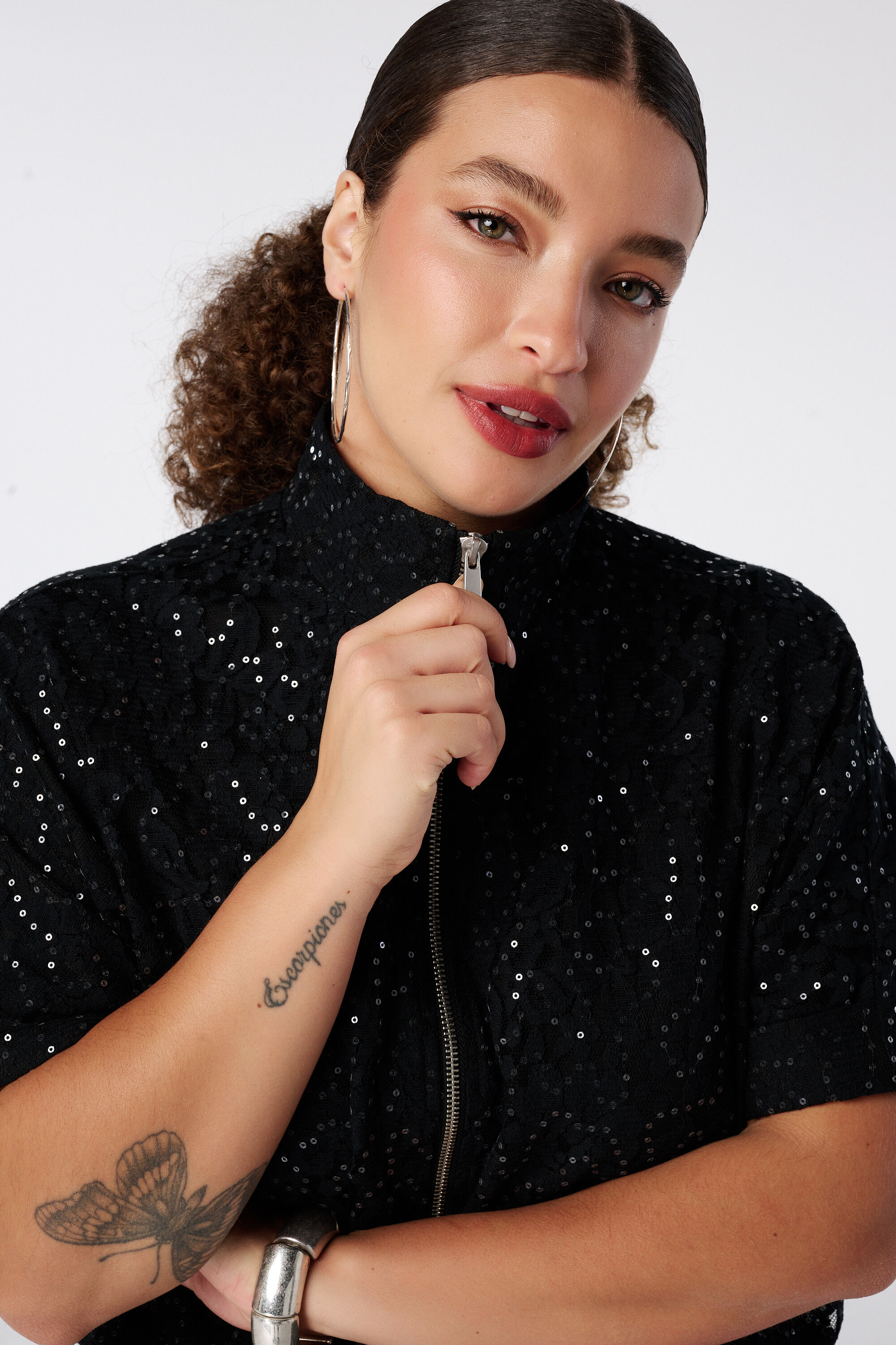 Veste &agrave; sequins image number 4