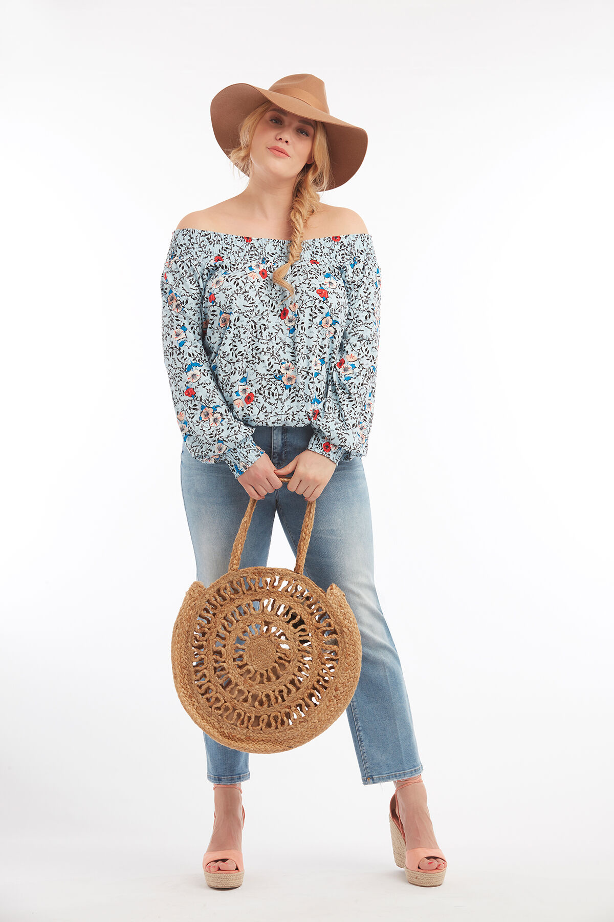 Haut &agrave; &eacute;paules d&eacute;nud&eacute;es image number 5