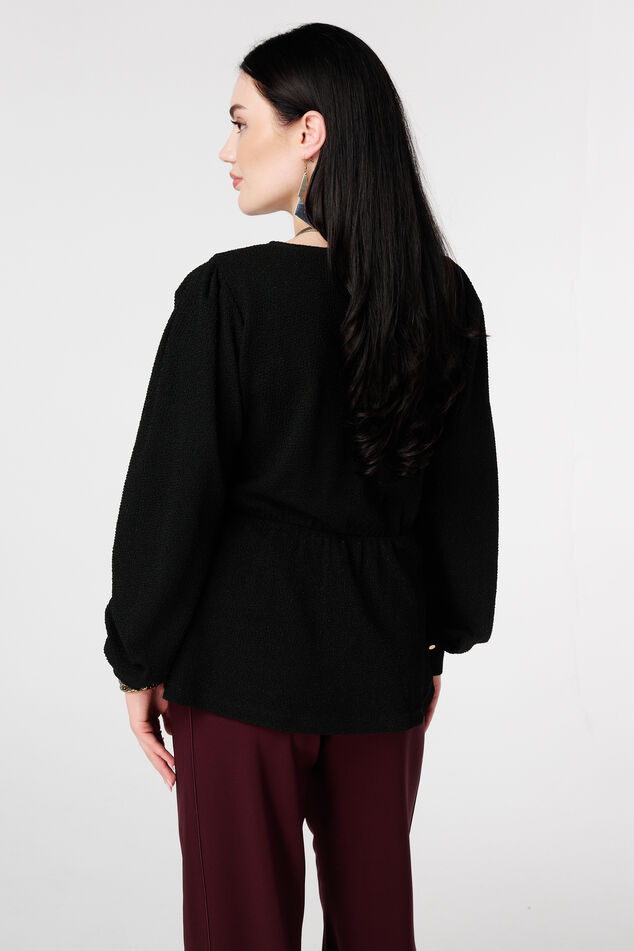 Top pailleté à effet cache-cœur image number 3