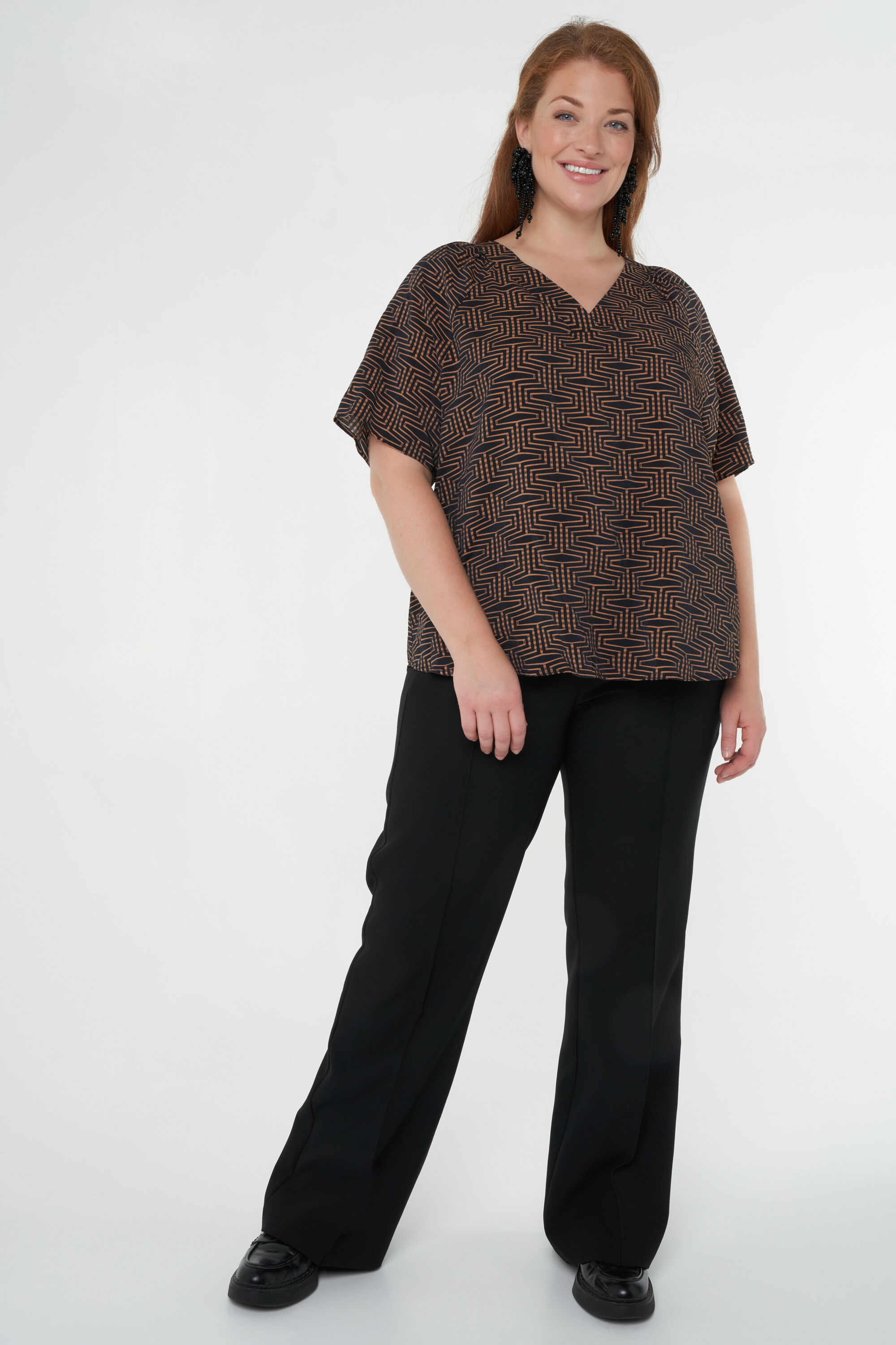 Chemisier &agrave; col en V, manches courtes et imprim&eacute; image number 7