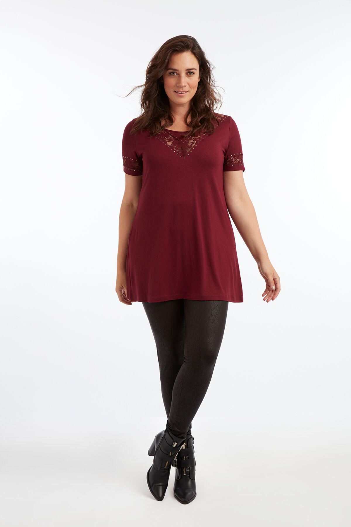 Tunique avec d&eacute;tails en dentelle image number 4