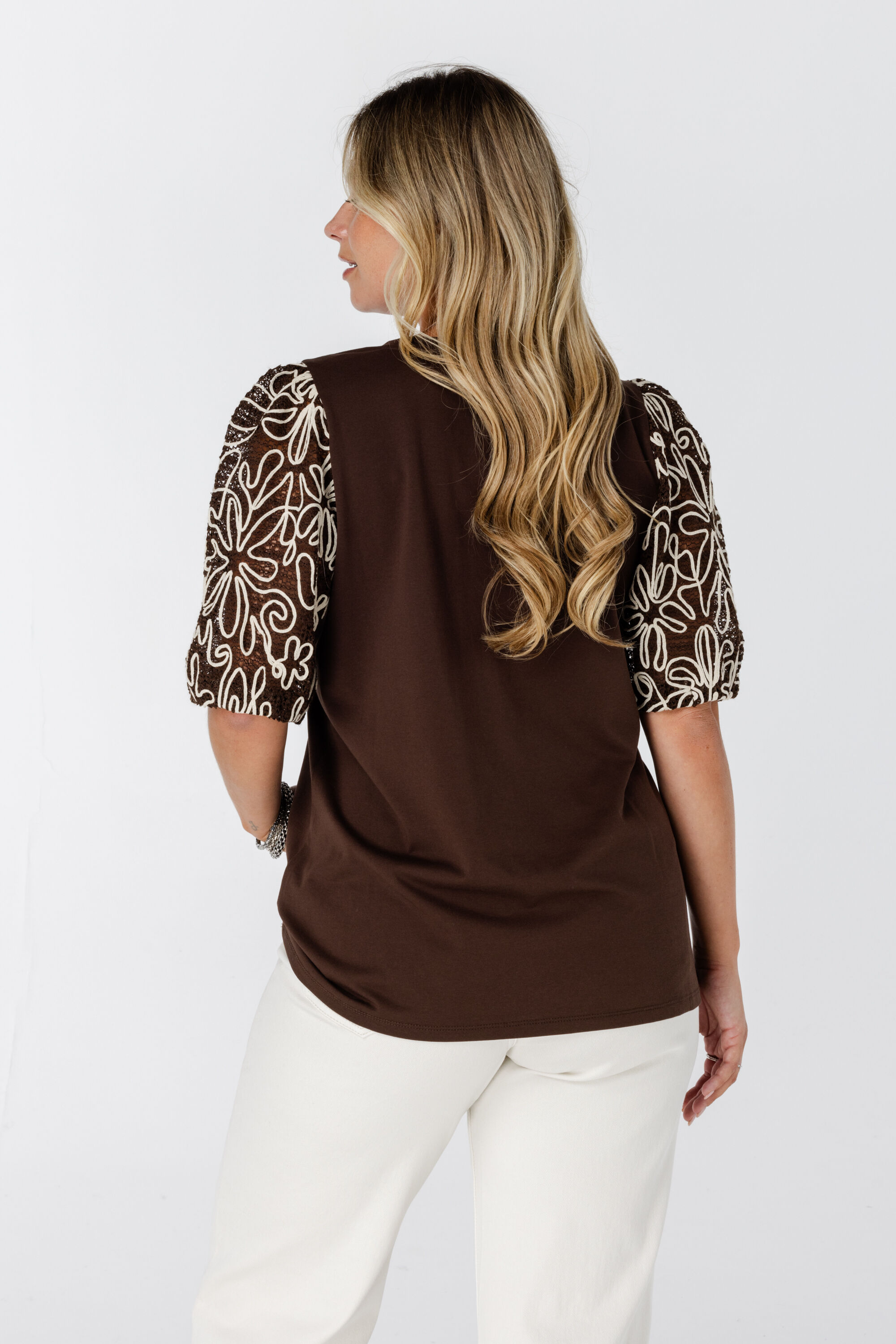 Haut avec manches brod&eacute;es image number 3