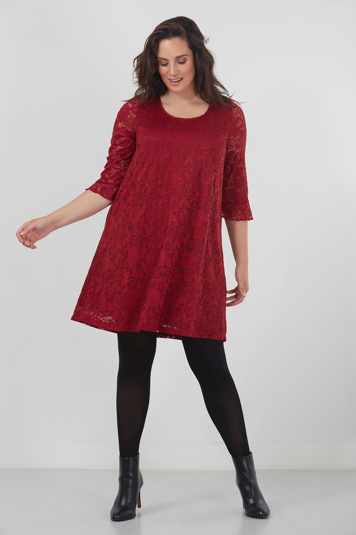 Robe tunique en dentelle image number 3