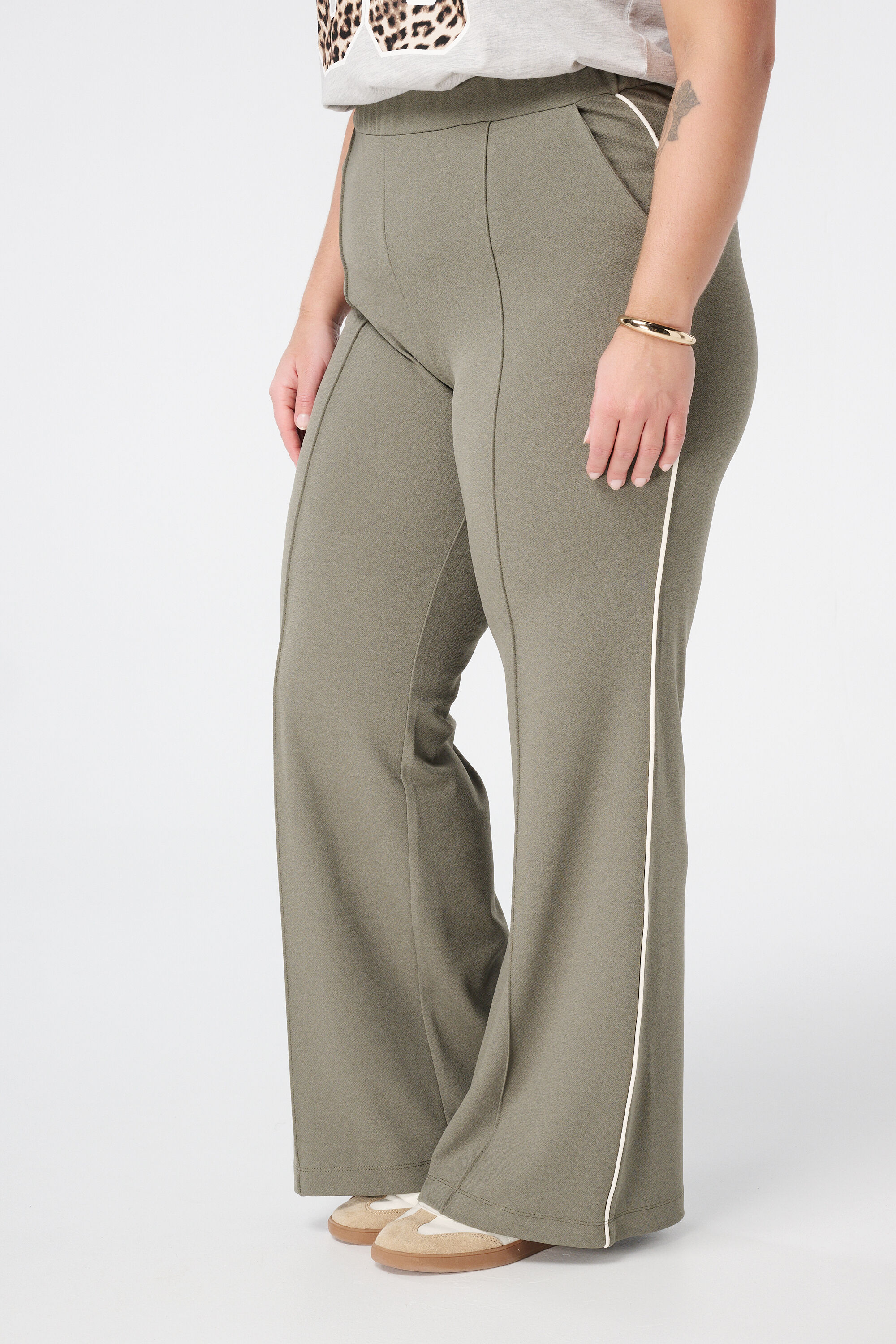 Jean avec coutures fantaisie image number 5