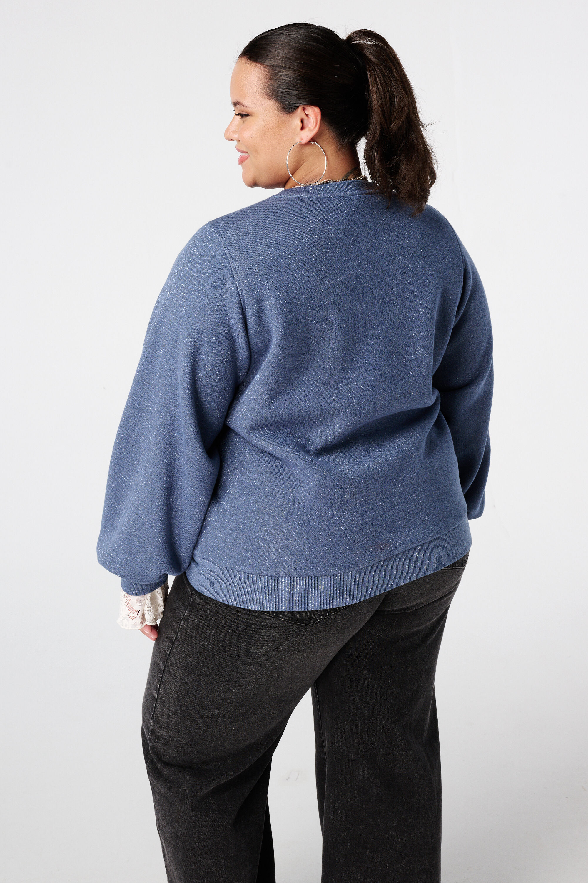 Sweat-shirt avec texte en lurex et paillettes image number 3