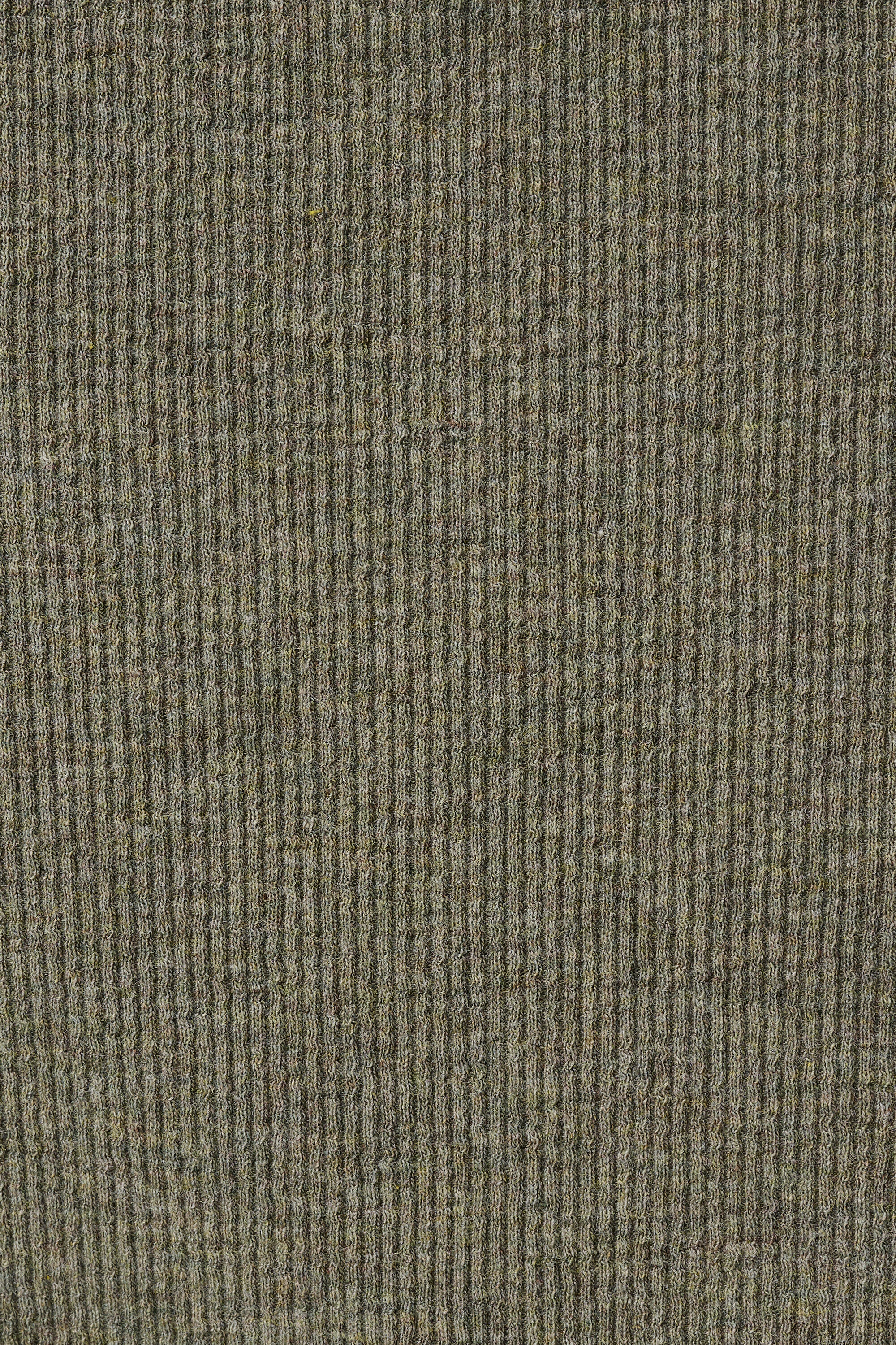 Top en maille c&ocirc;tel&eacute;e avec col en V image number 6