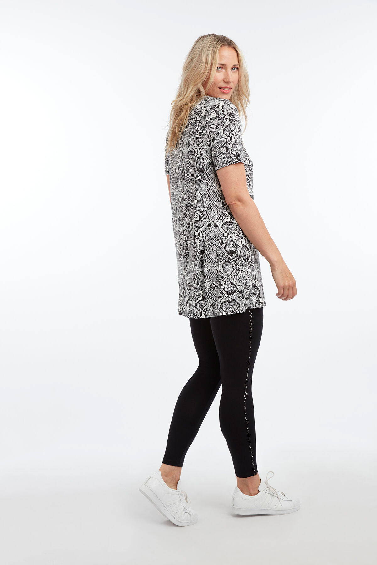 Tunique avec lani&egrave;res crois&eacute;es image number 5