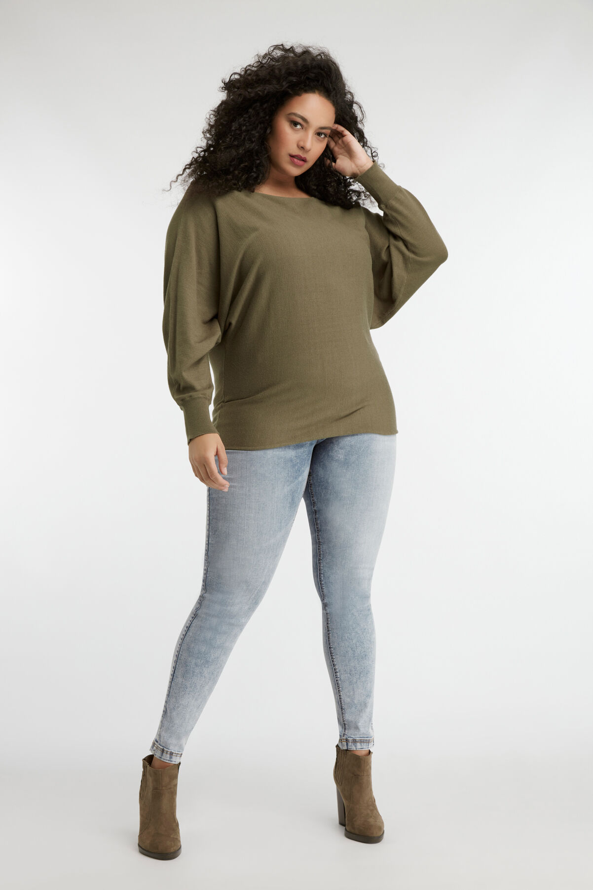 Pull-over &agrave; manches chauve-souris image number 5