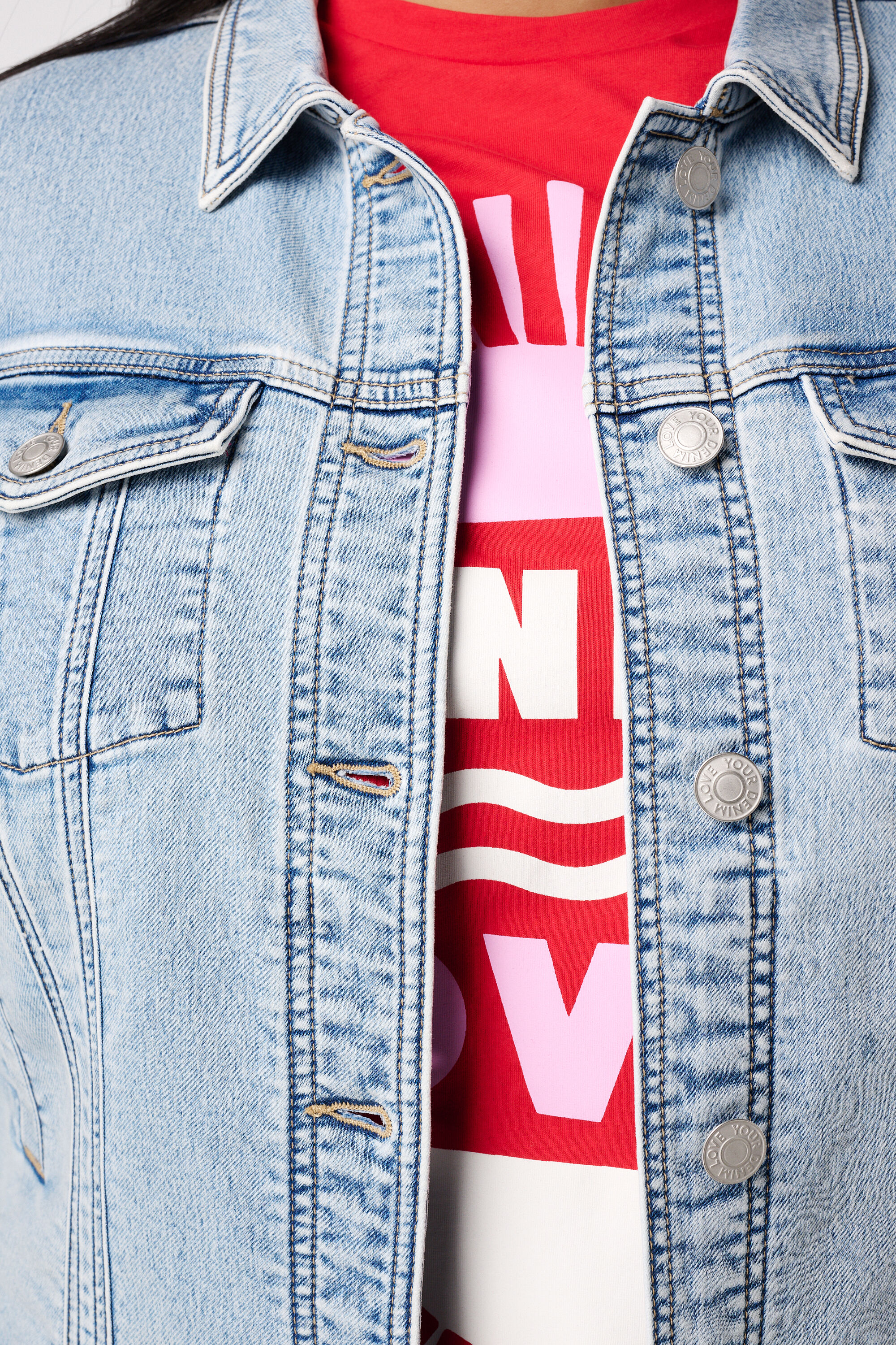 Veste en jean avec fermeture &agrave; boutons image number 6