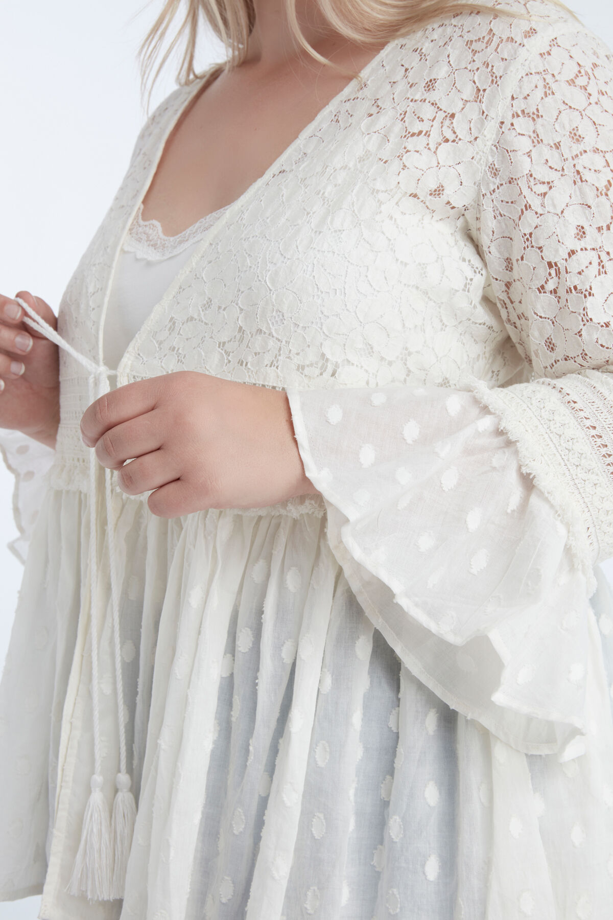 Chemisier aux manches en dentelle image number 3