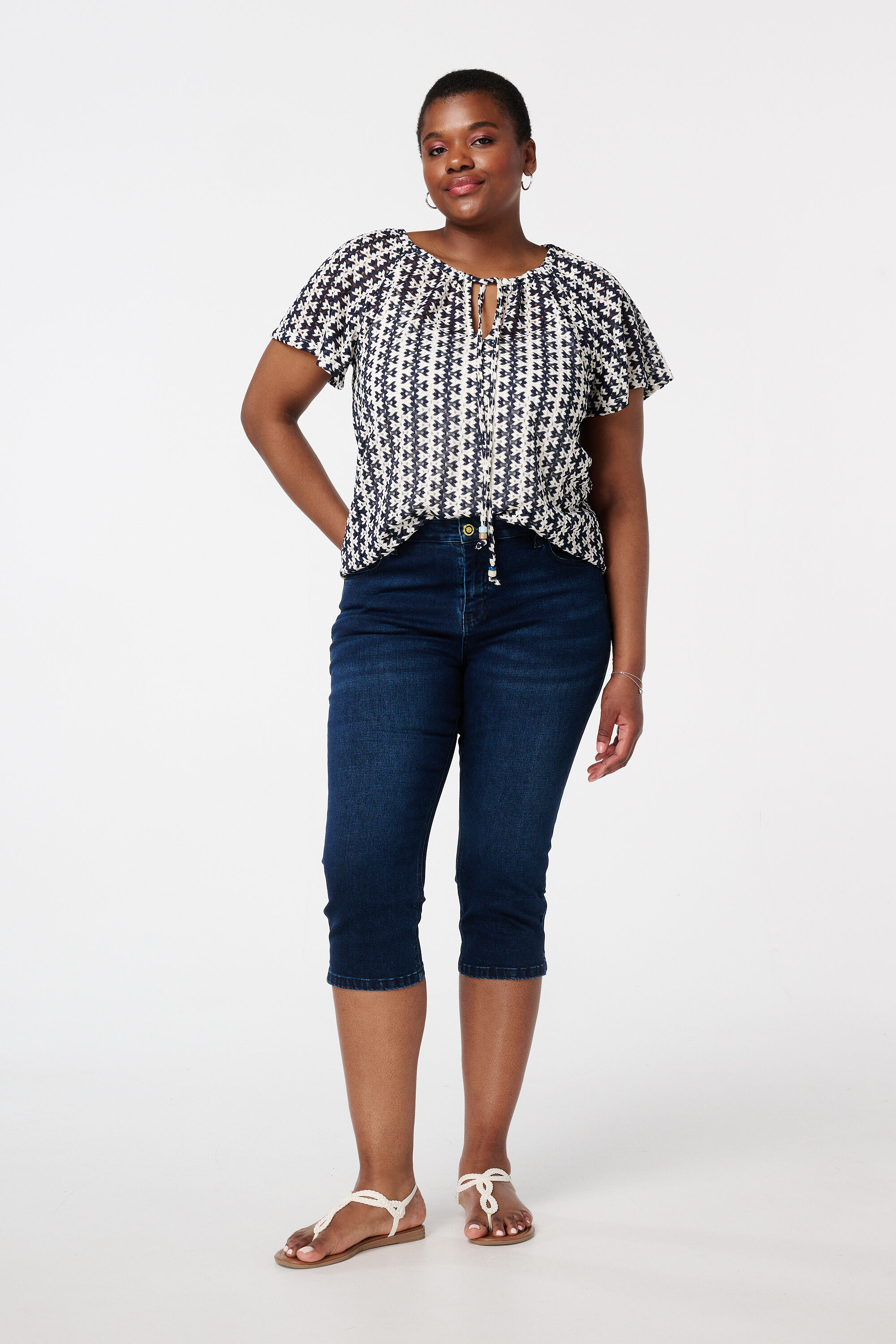 Haut avec ouverture en forme goutte d&rsquo;eau image number 5