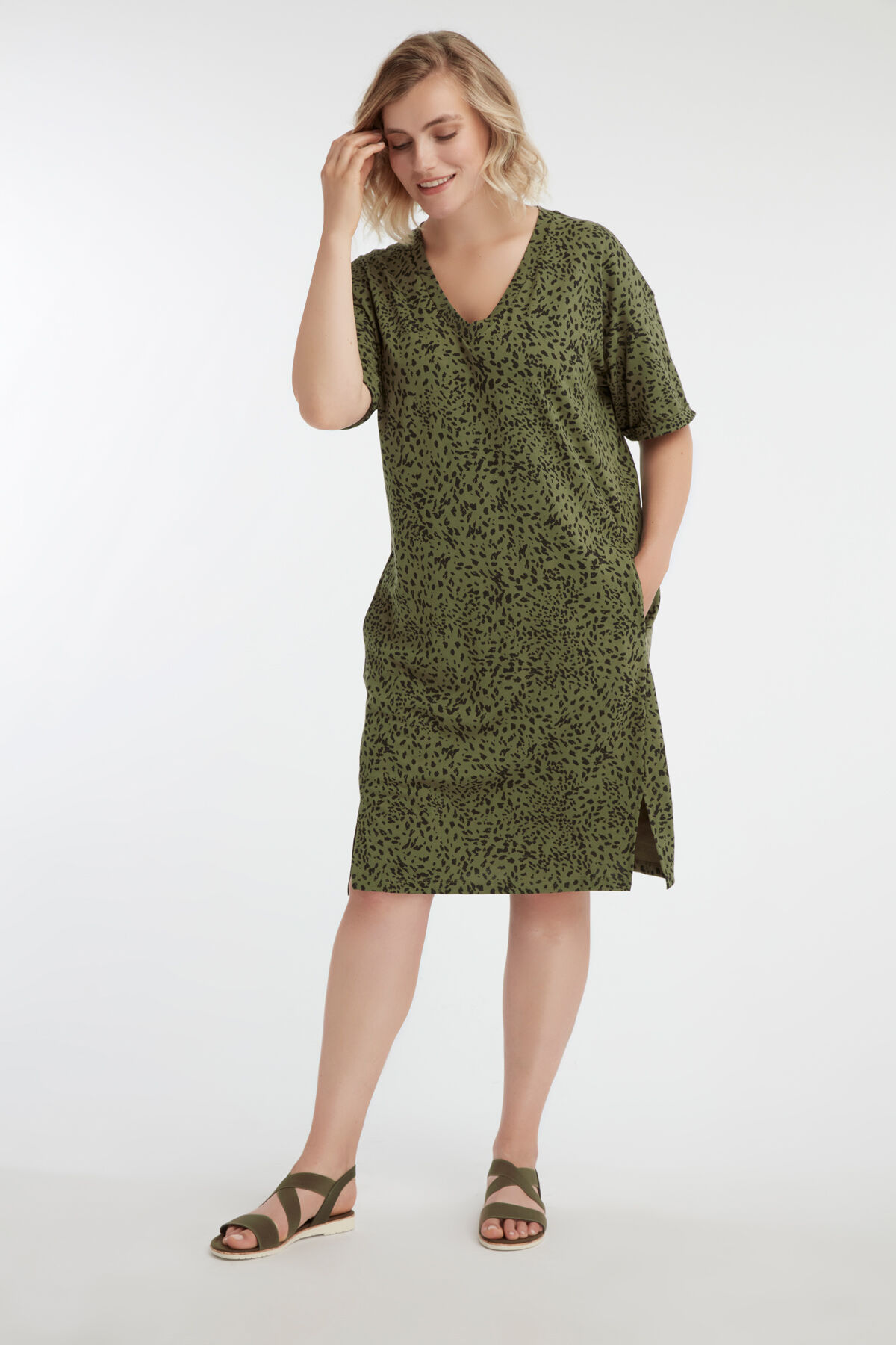 Robe d&eacute;contract&eacute;e image number 5