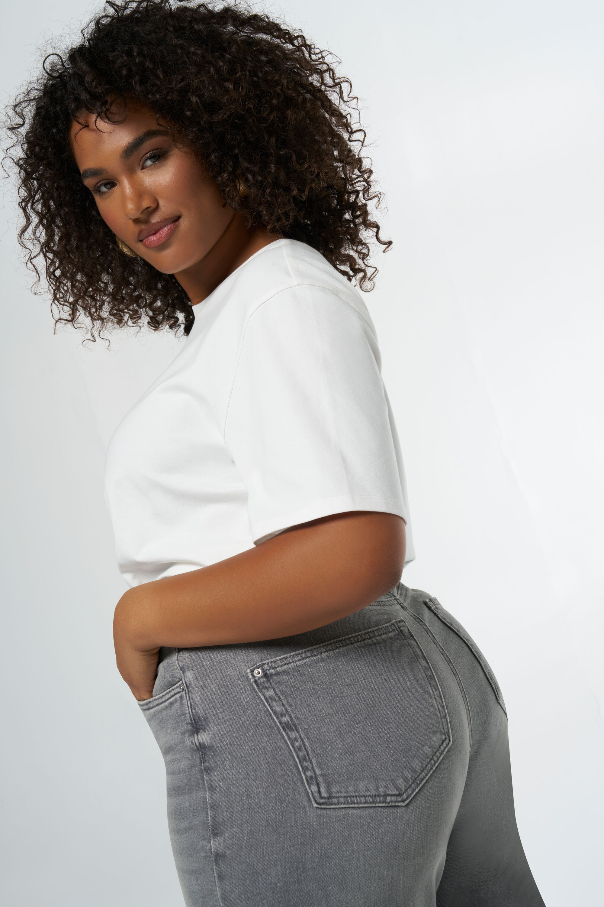 Jean &eacute;vas&eacute; image number 4