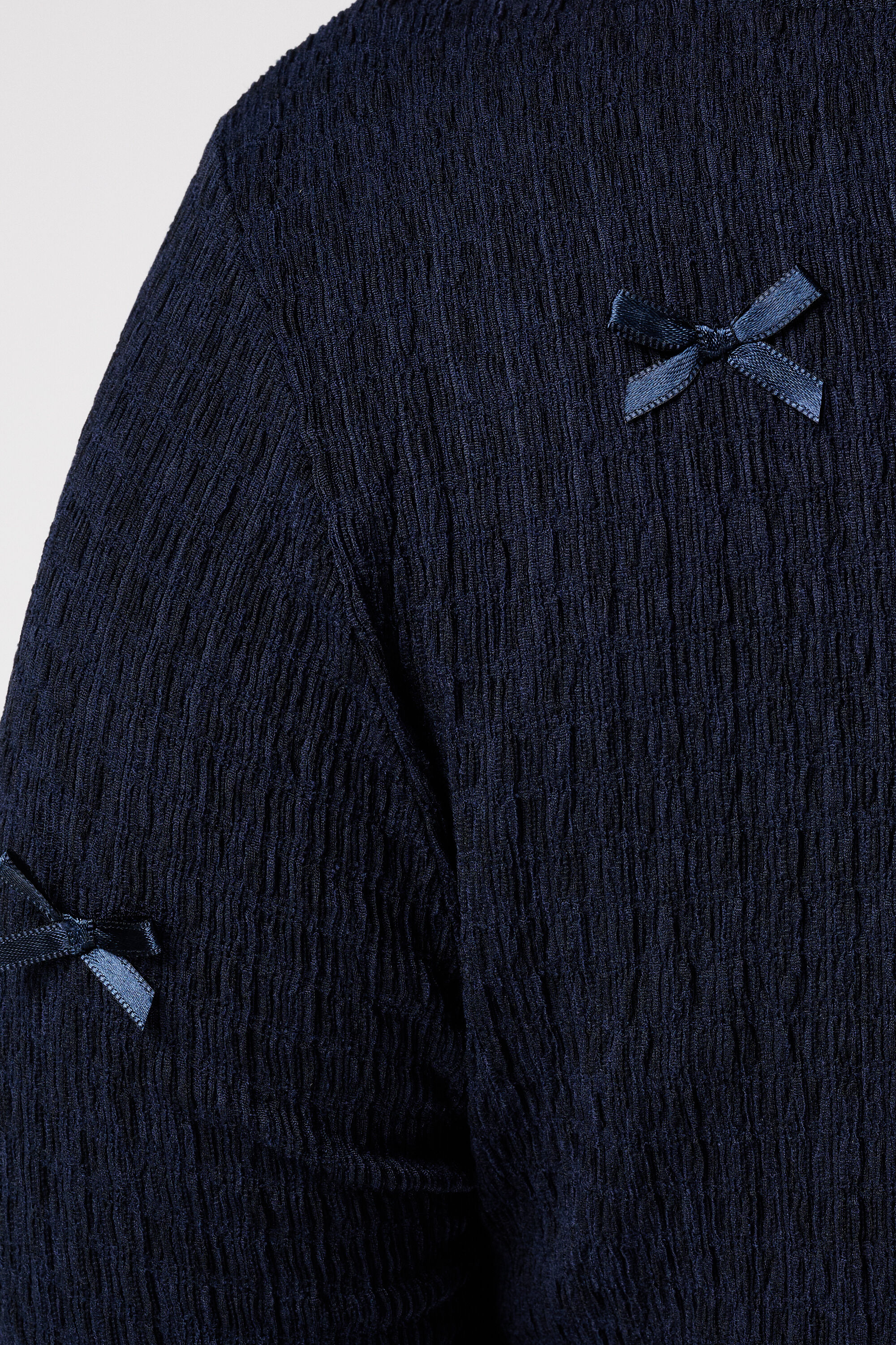 Top avec d&eacute;tails n&oelig;uds image number 6