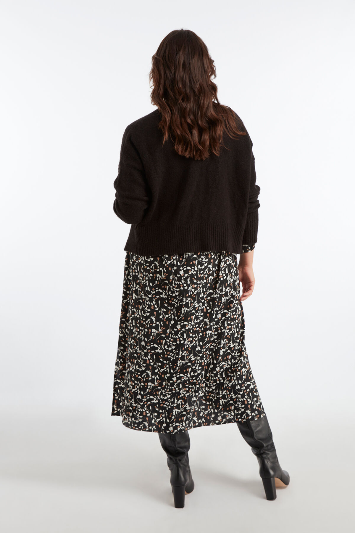 Cardigan court image number 4