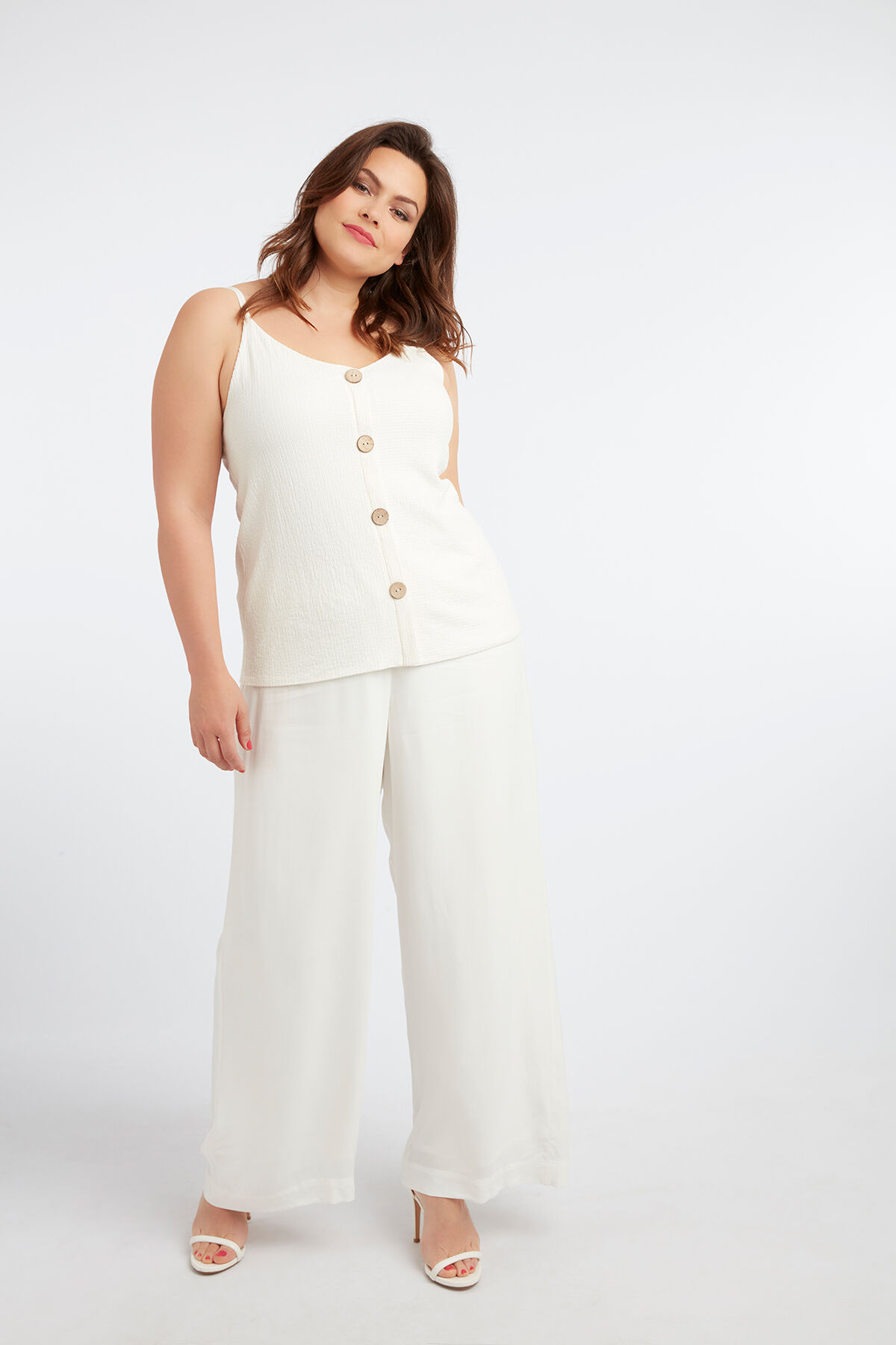 Haut sans manches avec boutons d&eacute;coratifs   image number 5