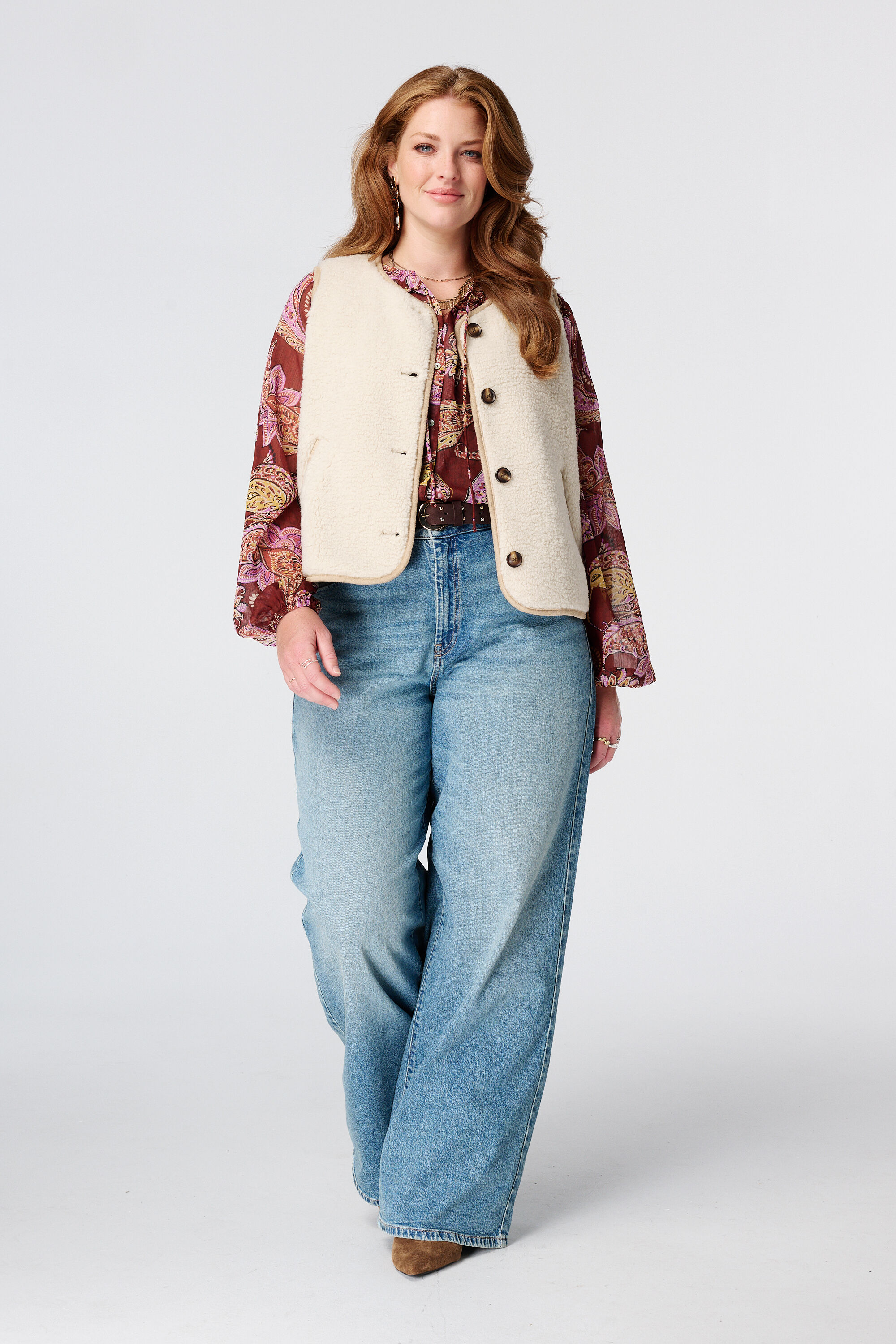 Ga mega schattig dit voorjaar in met dit t&eacute; leuke teddy gilet! Het gil image number 5