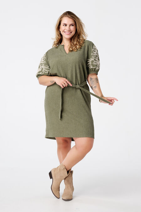Robe avec détails sur les manches Robe avec détails sur les manches