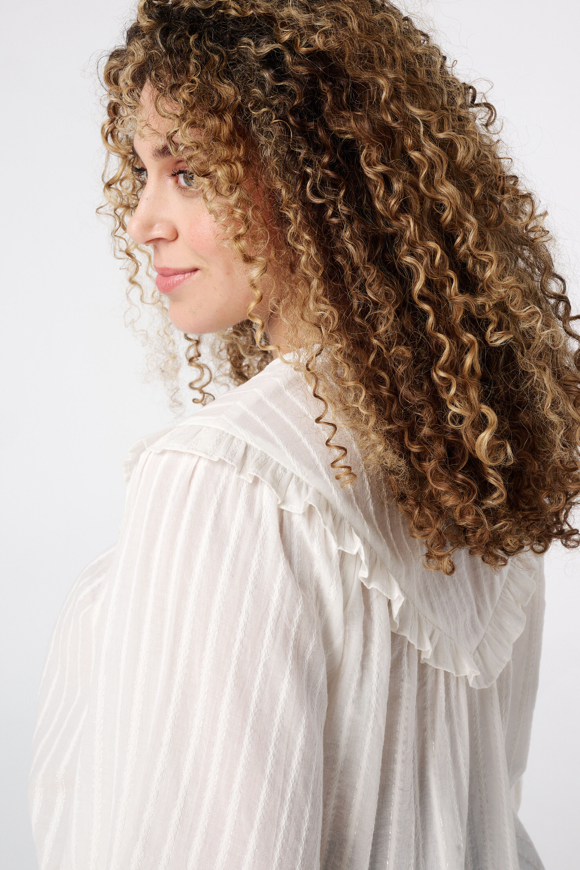 Chemisier avec d&eacute;tails m&eacute;tallis&eacute;s image number 4